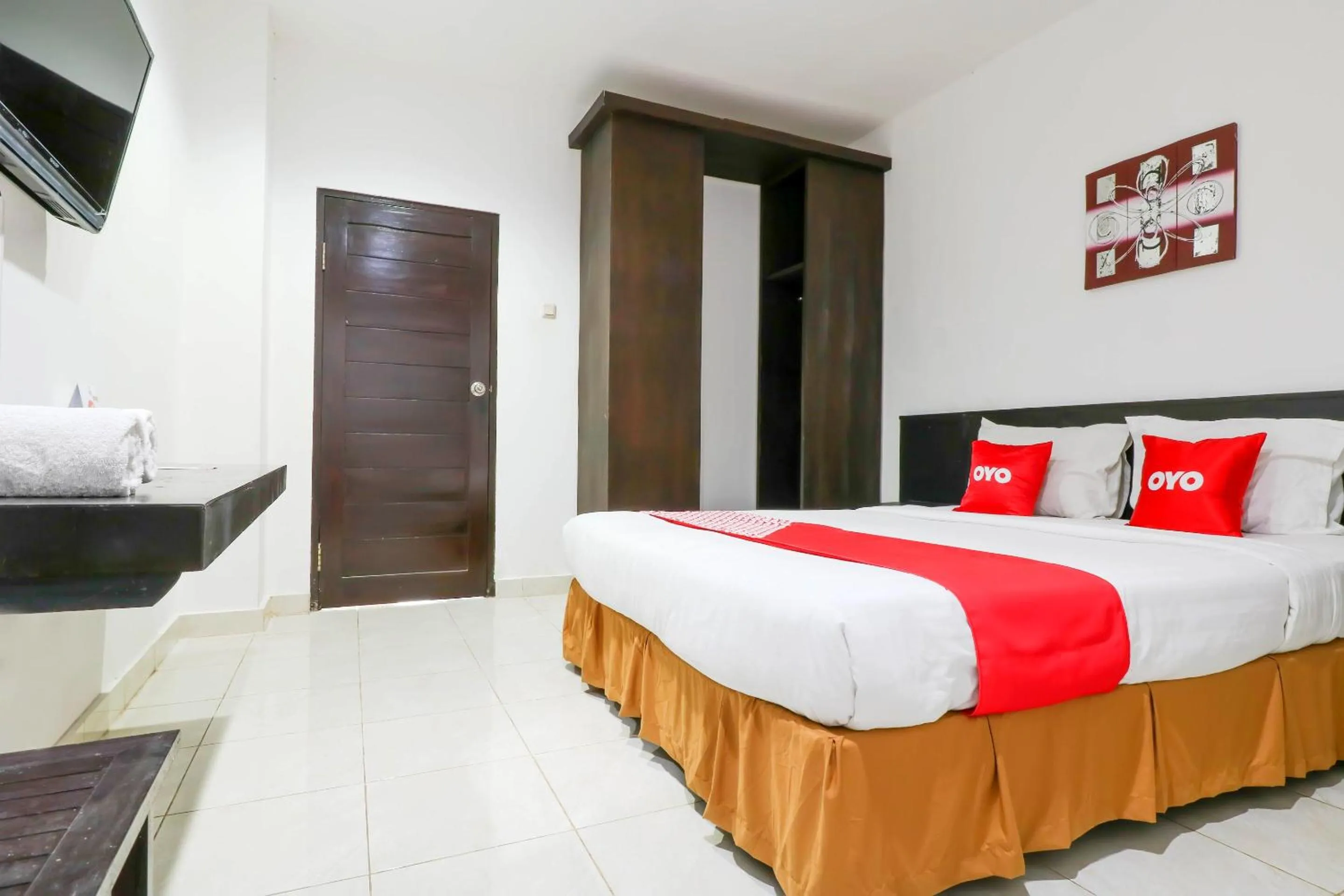 Bedroom, Bed in Capital O 1666 Grand Pudjawan Hotel Near Kuta Beach