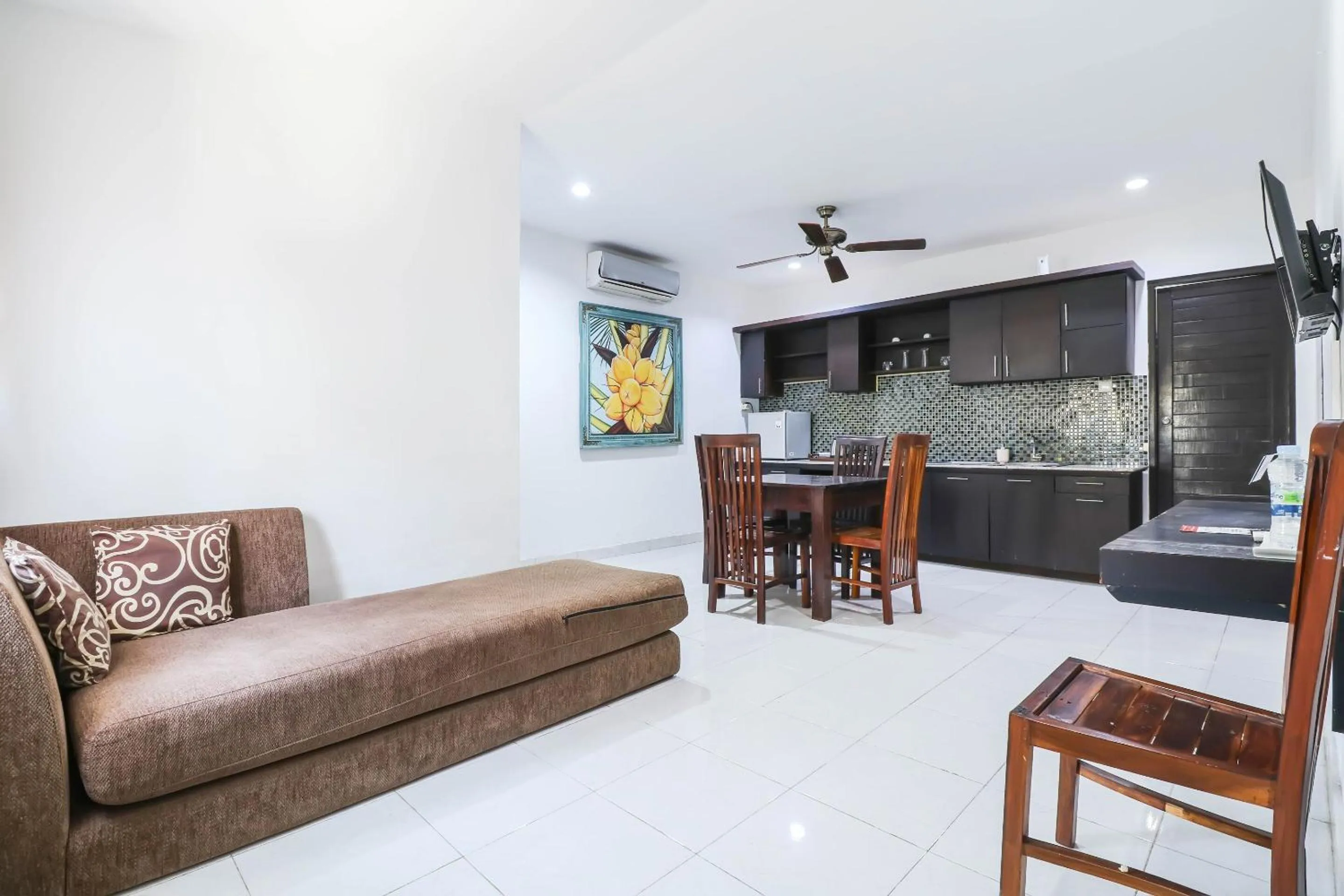 Bedroom in Capital O 1666 Grand Pudjawan Hotel Near Kuta Beach