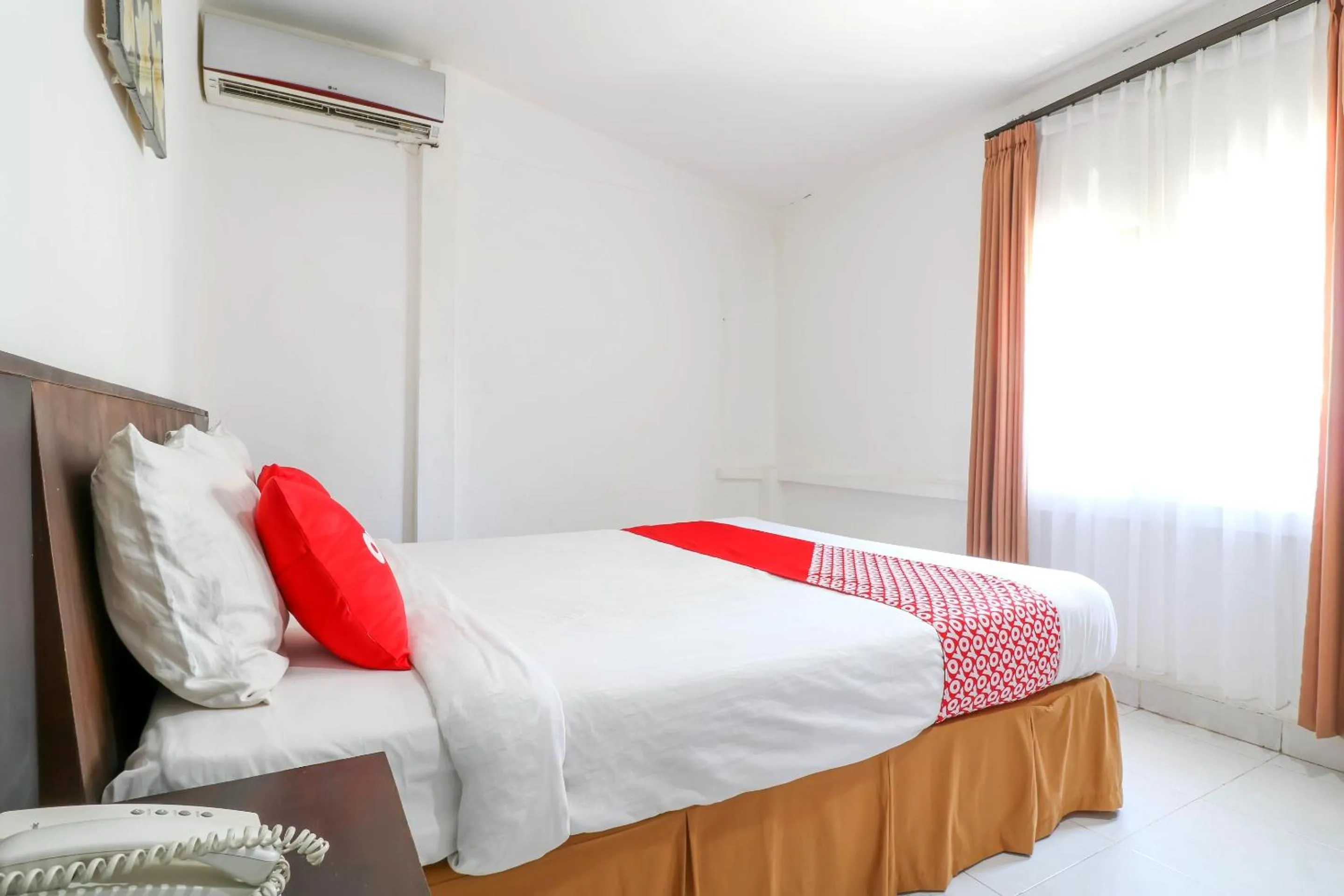 Bedroom, Bed in Capital O 1666 Grand Pudjawan Hotel Near Kuta Beach