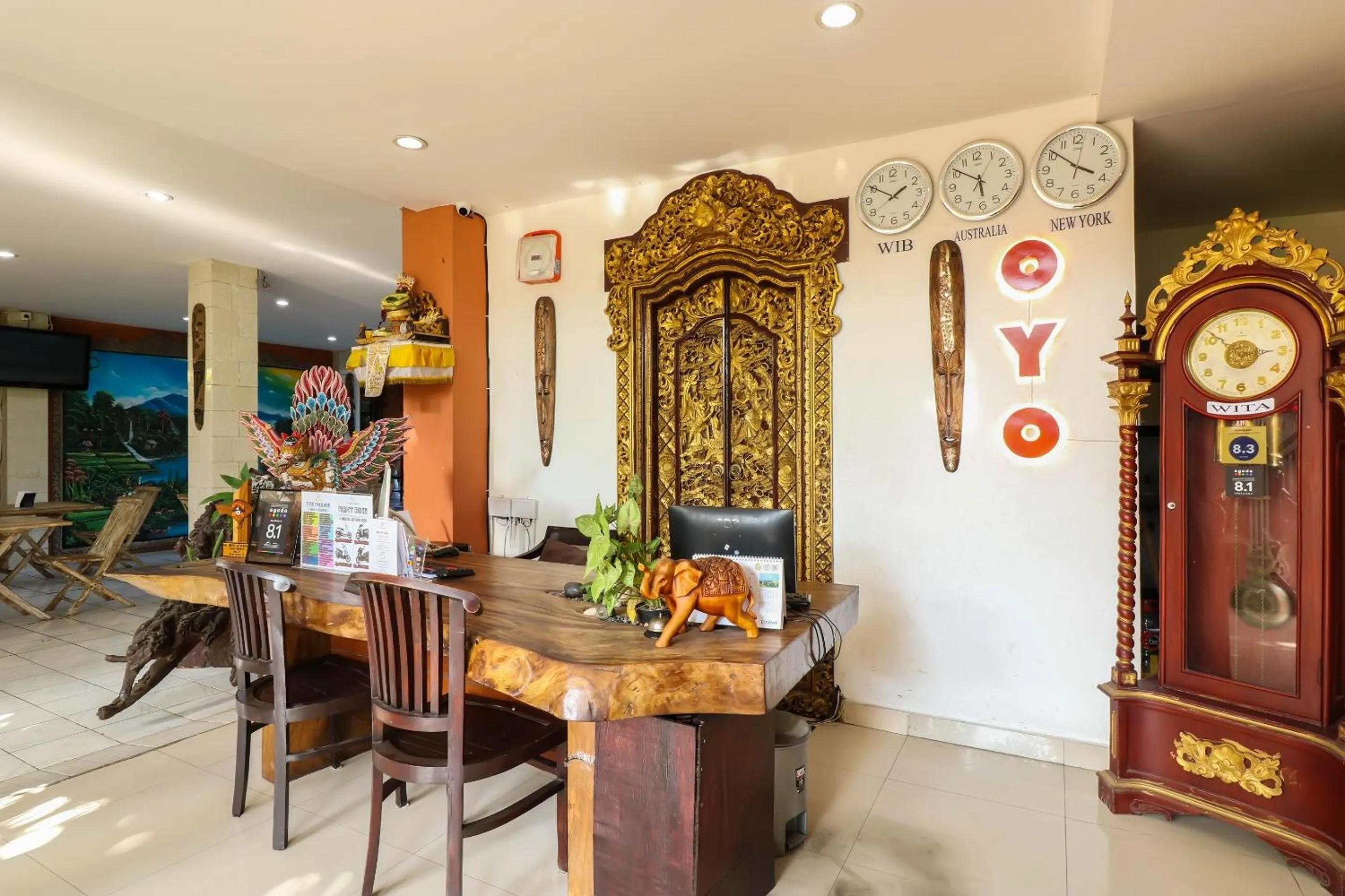 Lobby or reception in Capital O 1666 Grand Pudjawan Hotel Near Kuta Beach