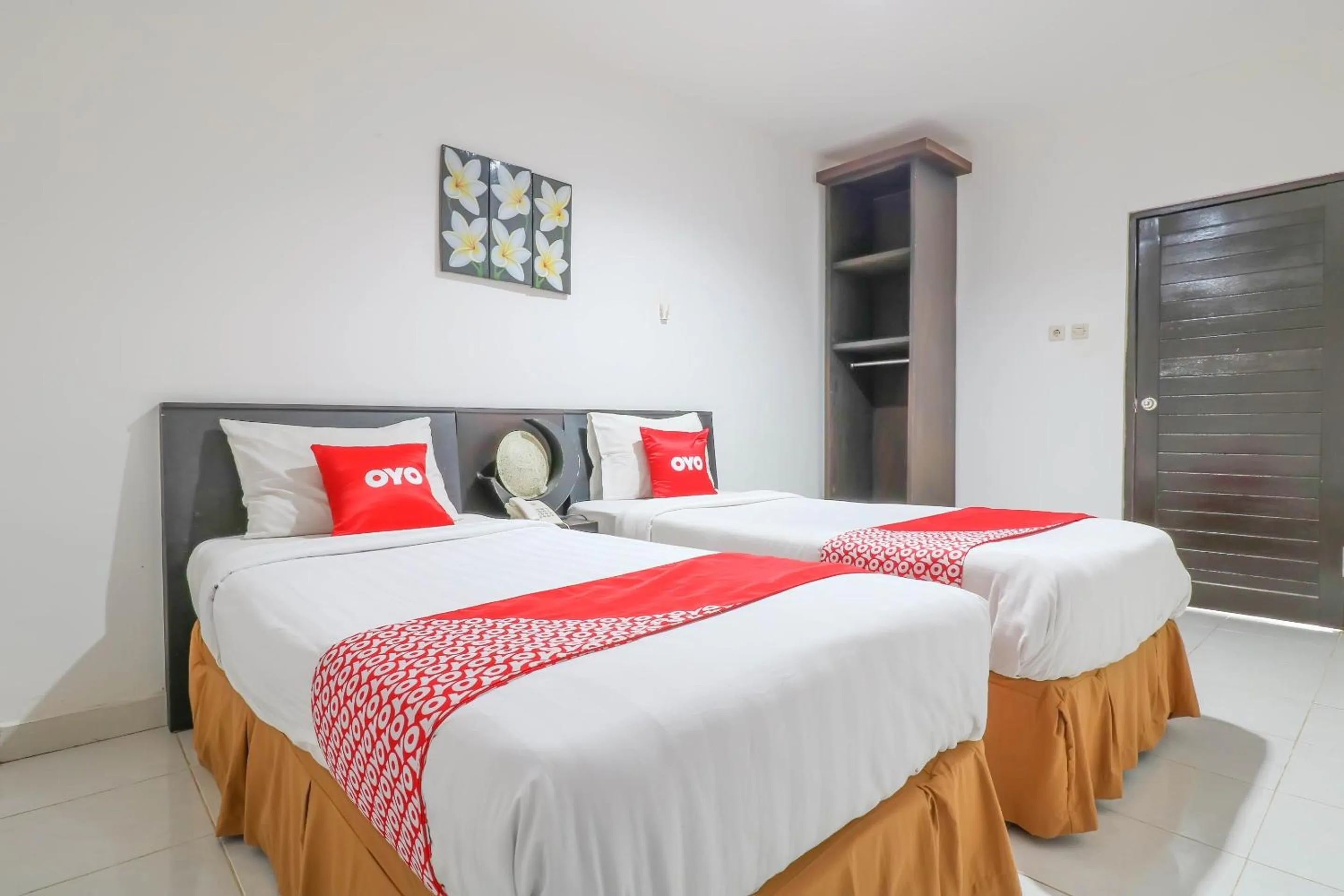 Bedroom, Bed in Capital O 1666 Grand Pudjawan Hotel Near Kuta Beach