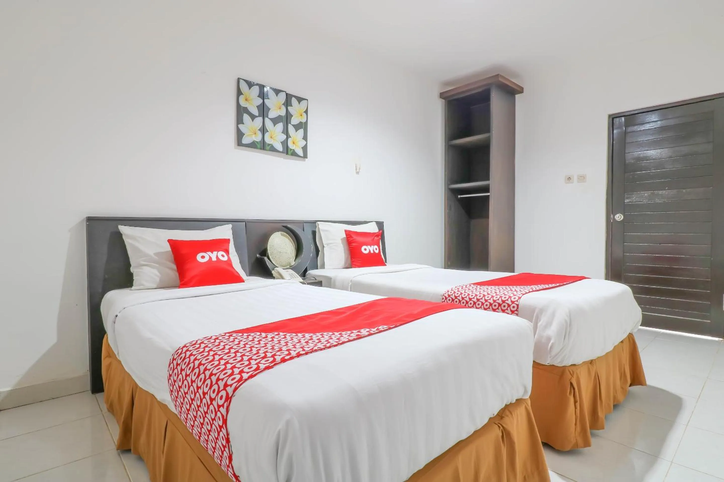 Bedroom, Bed in Capital O 1666 Grand Pudjawan Hotel Near Kuta Beach