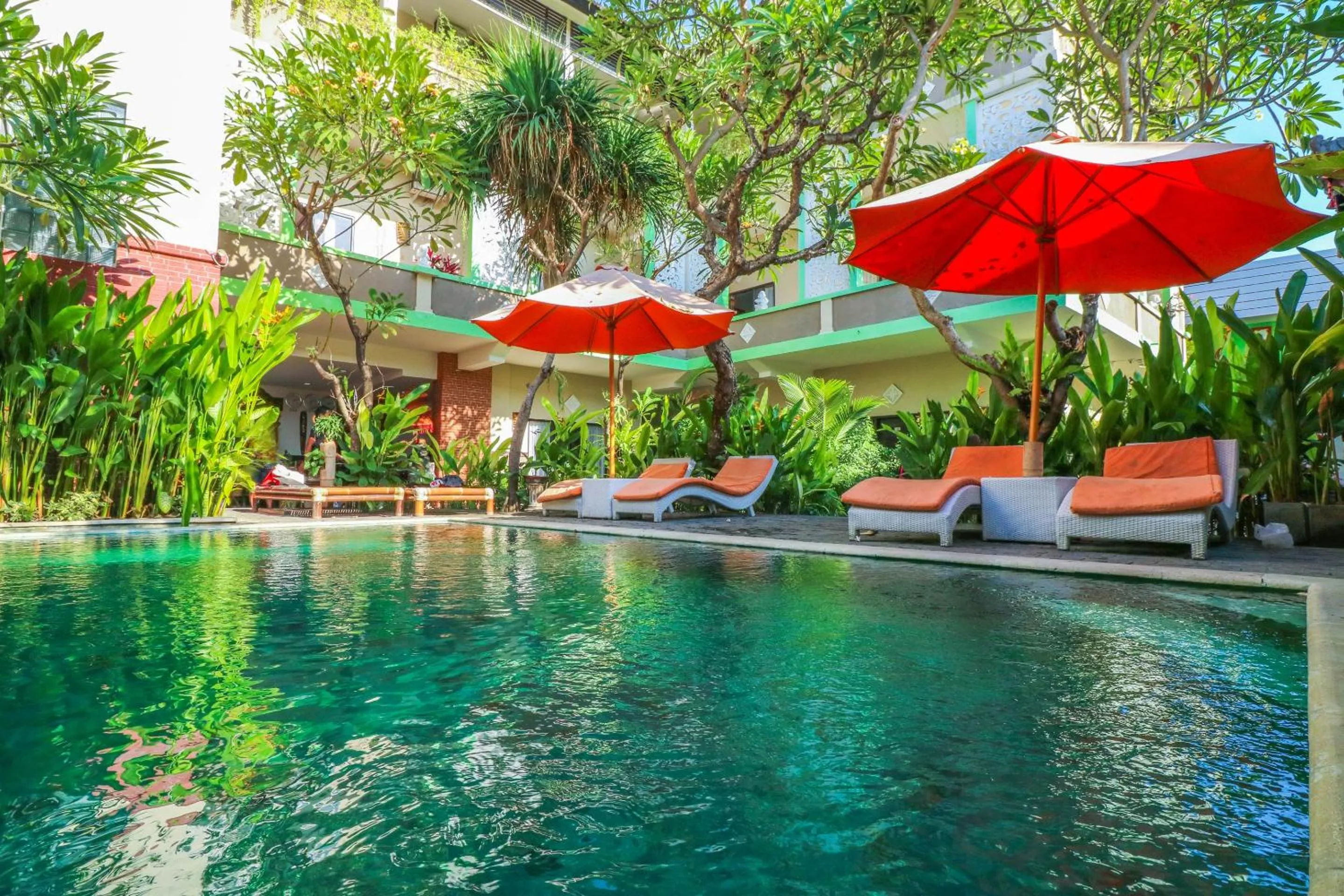 Swimming pool in Capital O 1666 Grand Pudjawan Hotel Near Kuta Beach