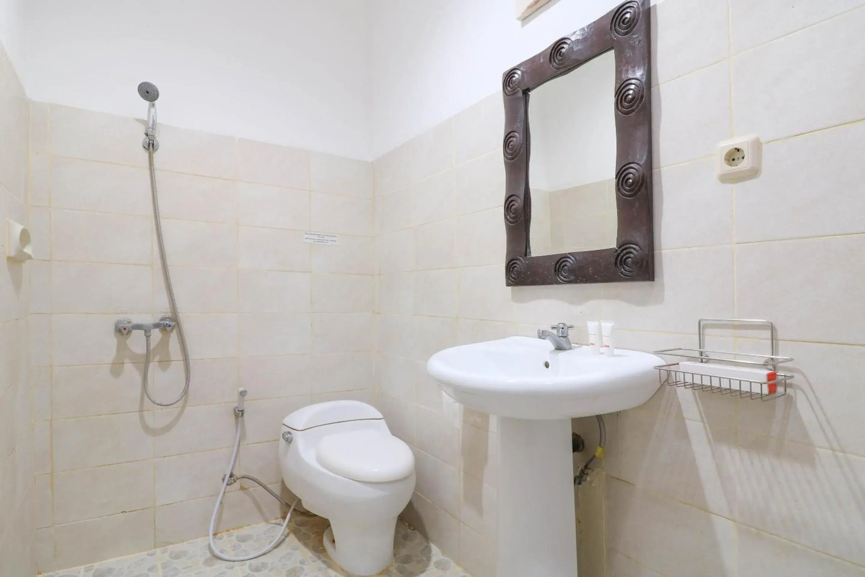 Capital O 1666 Grand Pudjawan Hotel Near Kuta Beach Capital O 1666 Grand Pudjawan Hotel Near Kuta Beach