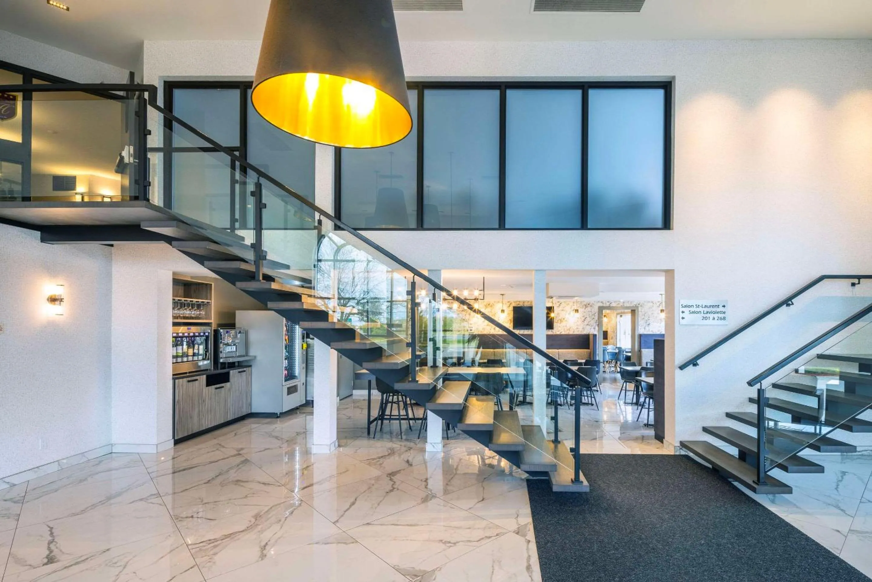 Lobby or reception in Les Suites de Laviolette, an Ascend Collection Hotel
