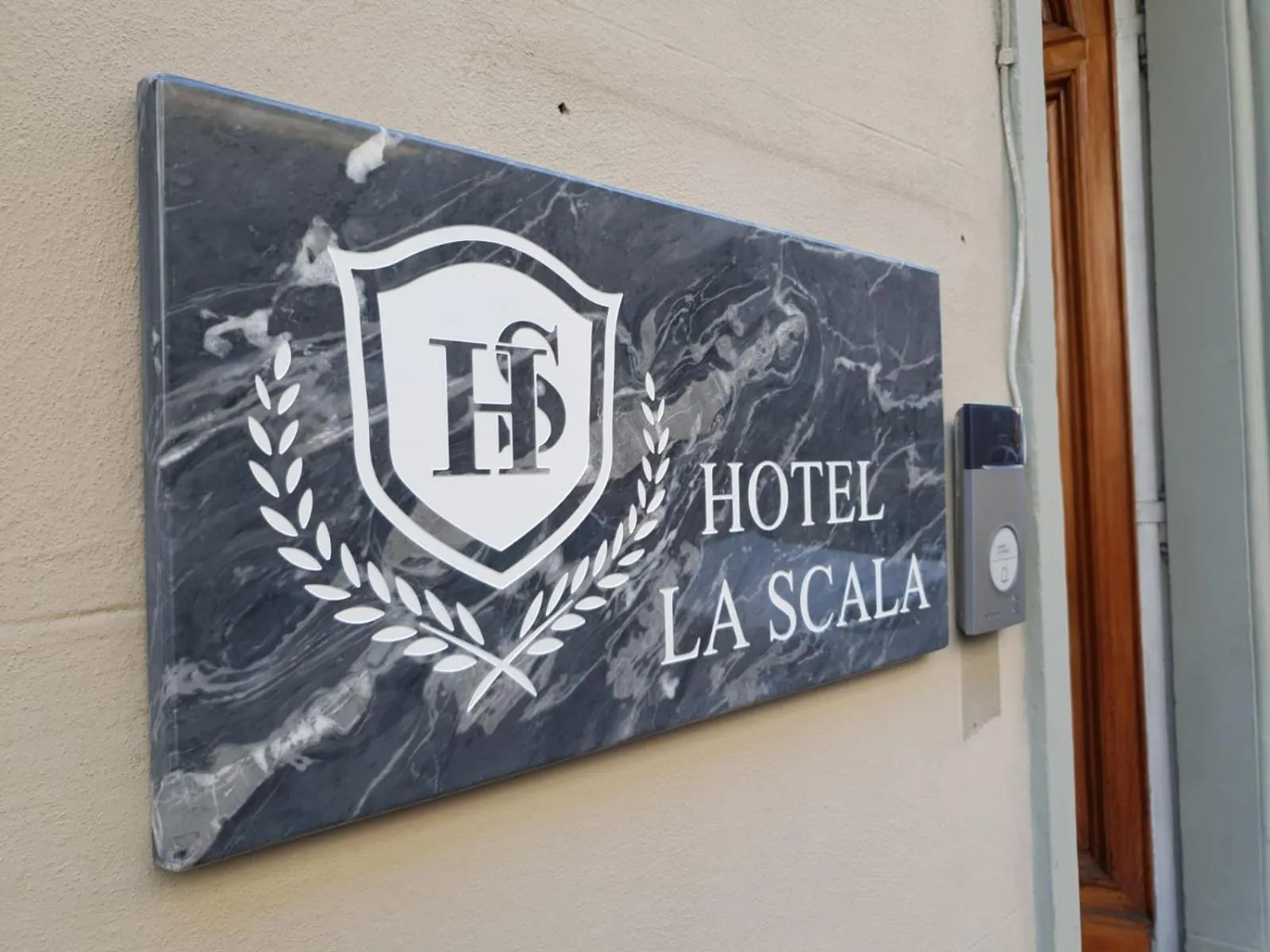 Property building in Hotel la Scala