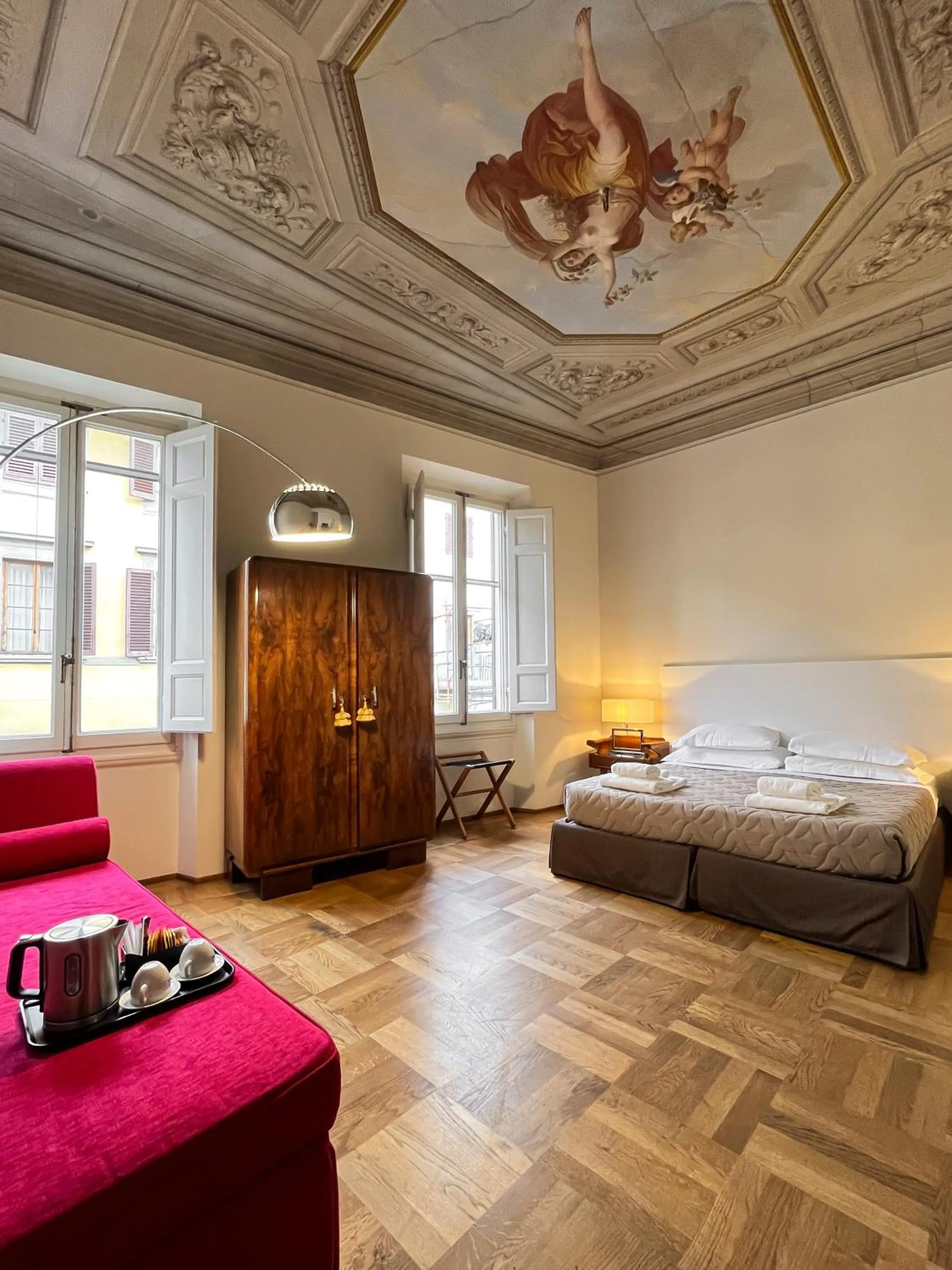 Photo of the whole room, Bed in Hotel la Scala