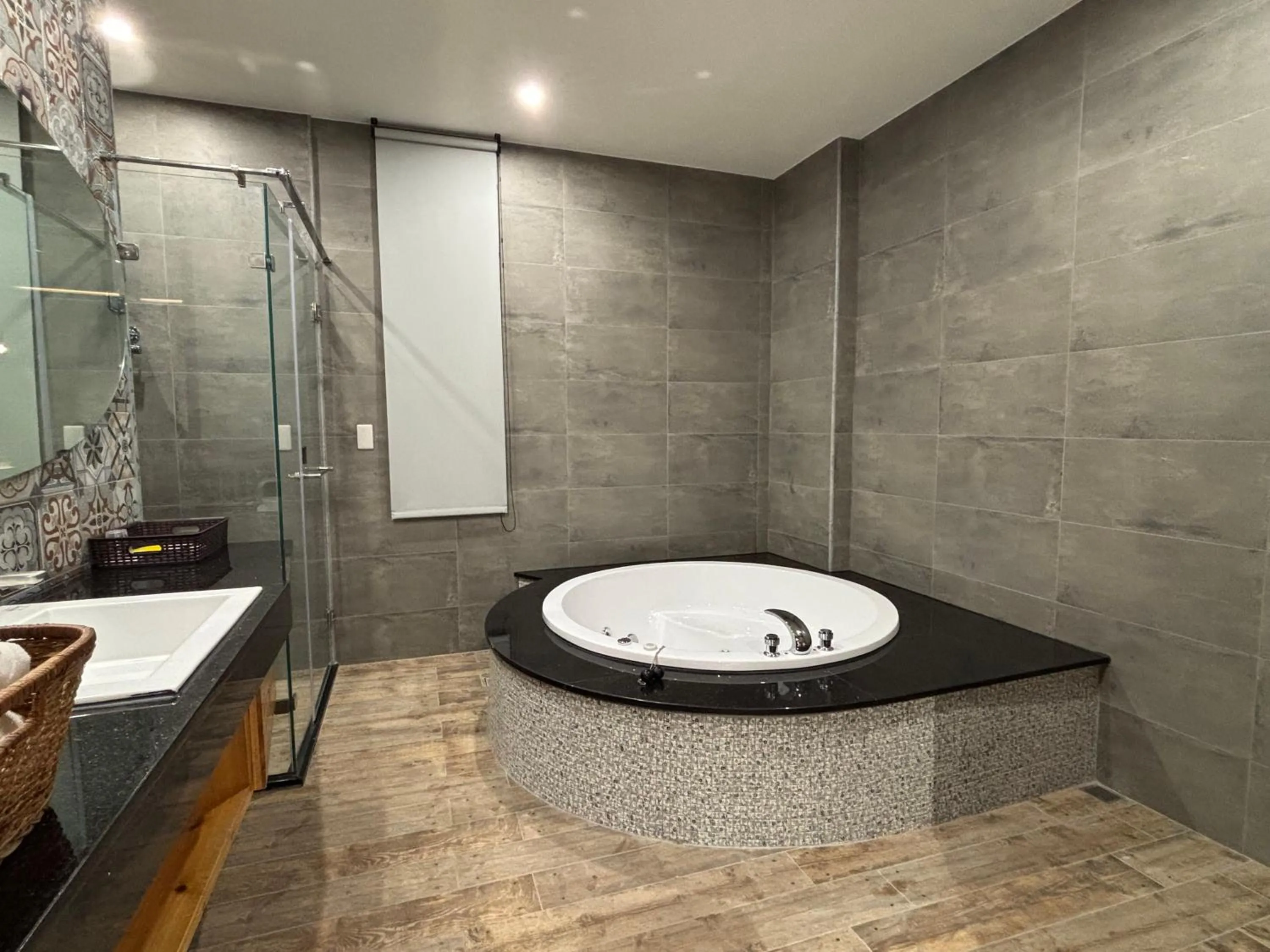 Romantic Code Art Motel