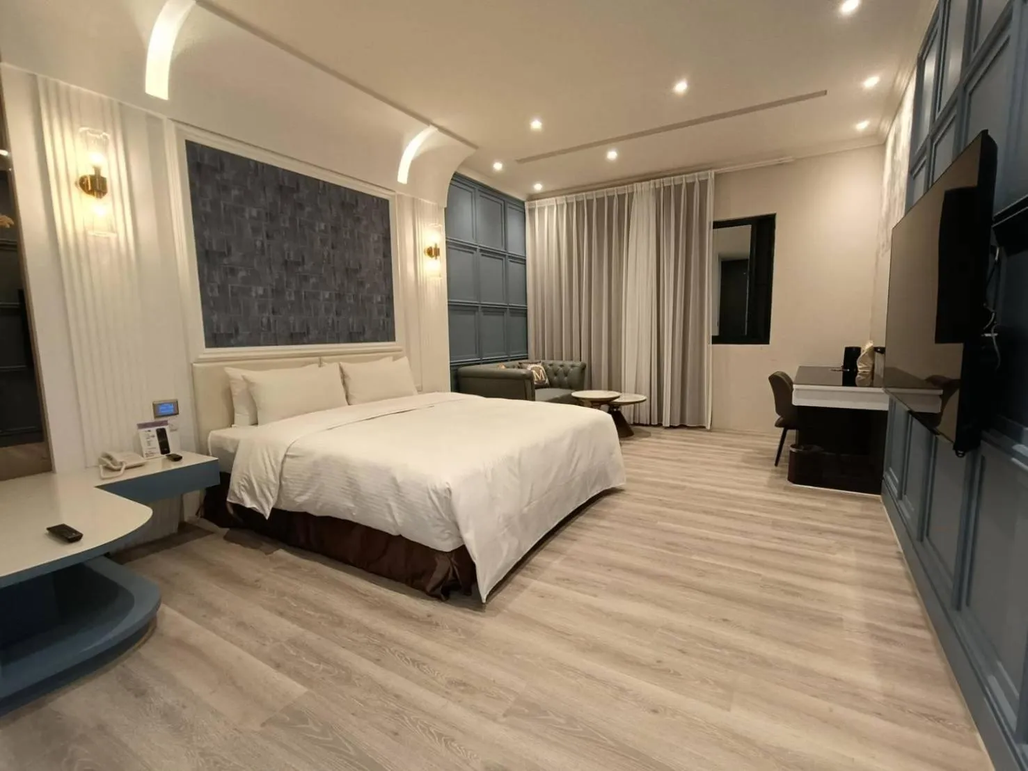 Bed in Romantic Code Art Motel