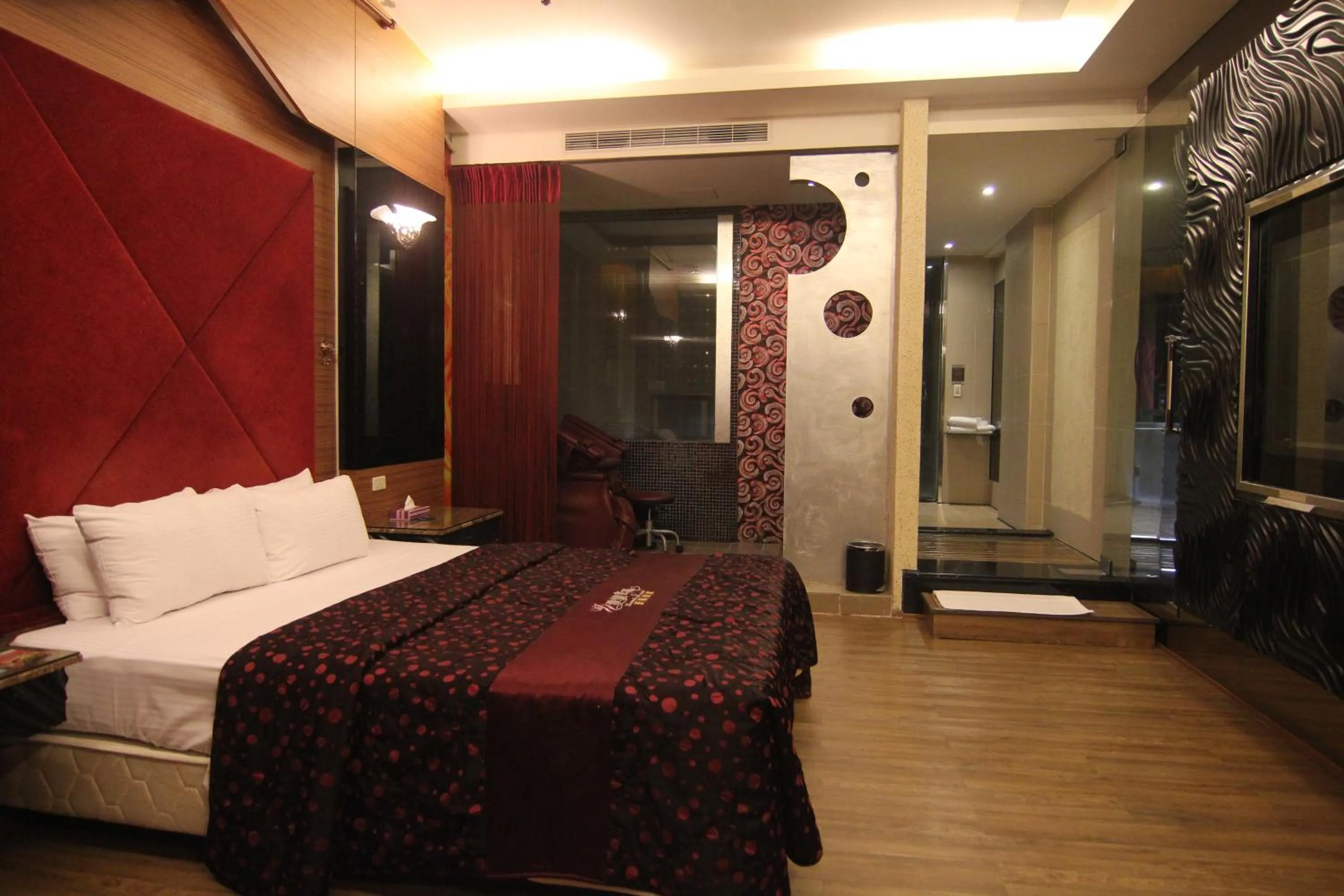 Bed in Romantic Code Art Motel