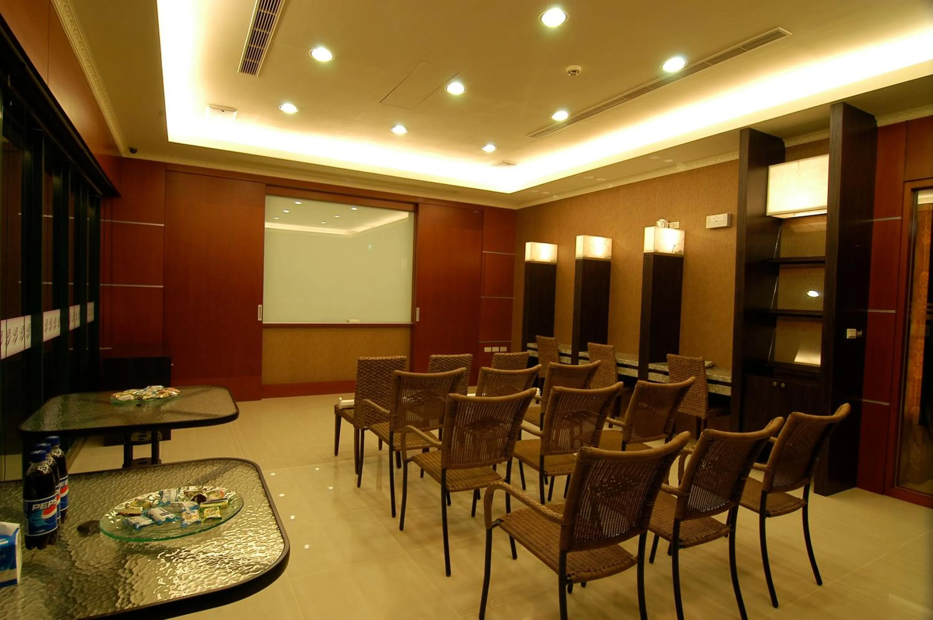 Business facilities in Romantic Code Art Motel