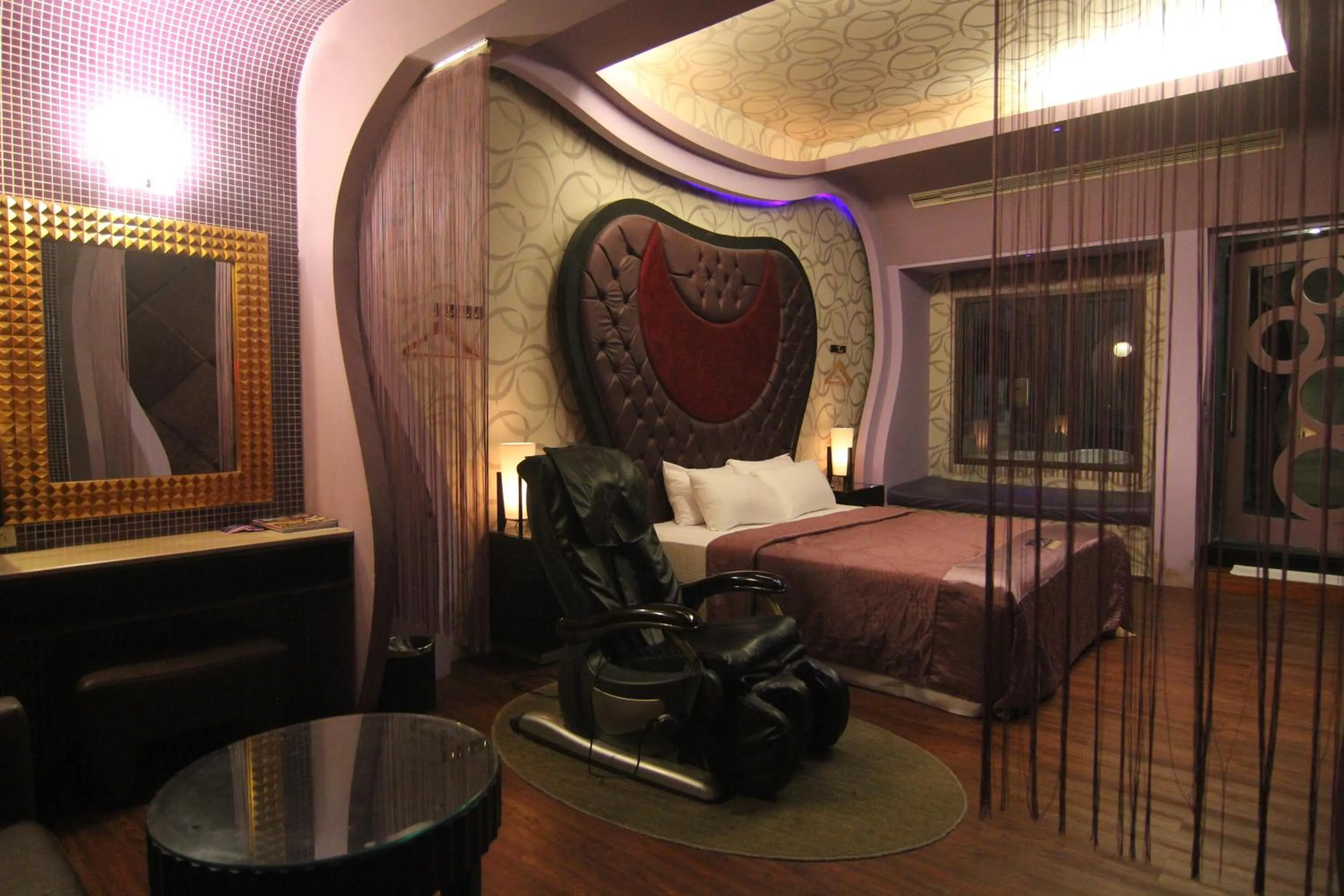 Bed in Romantic Code Art Motel