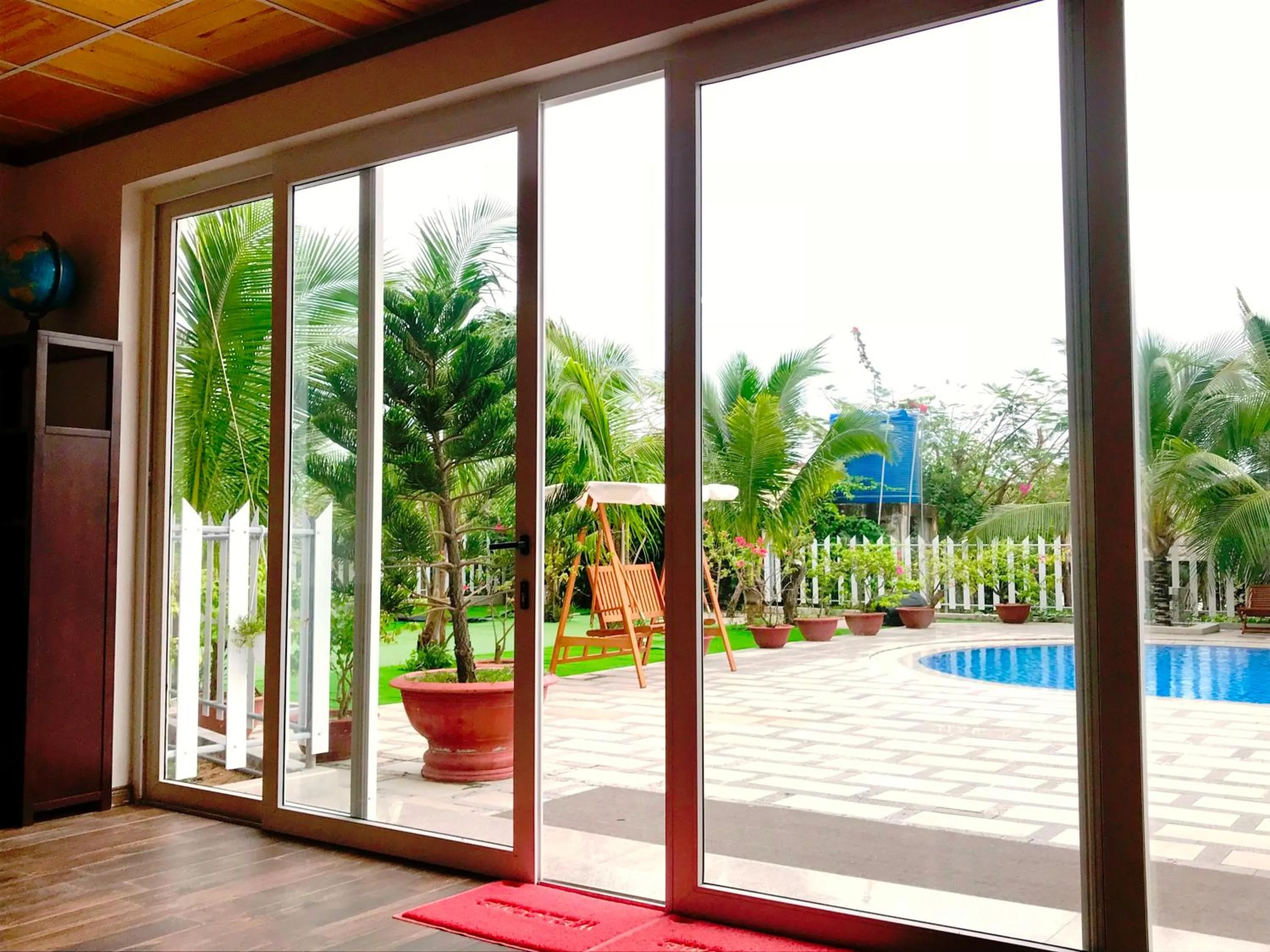 Property building in Oceanward Hotel & Resort