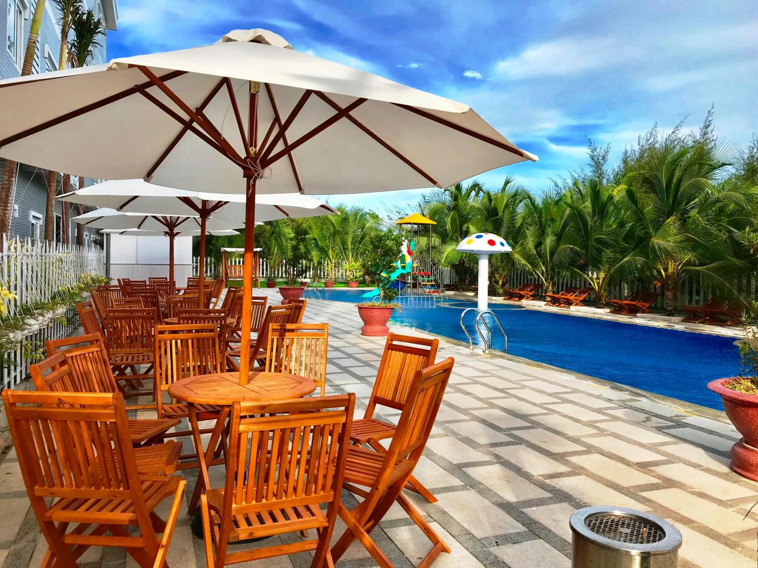 Oceanward Hotel & Resort