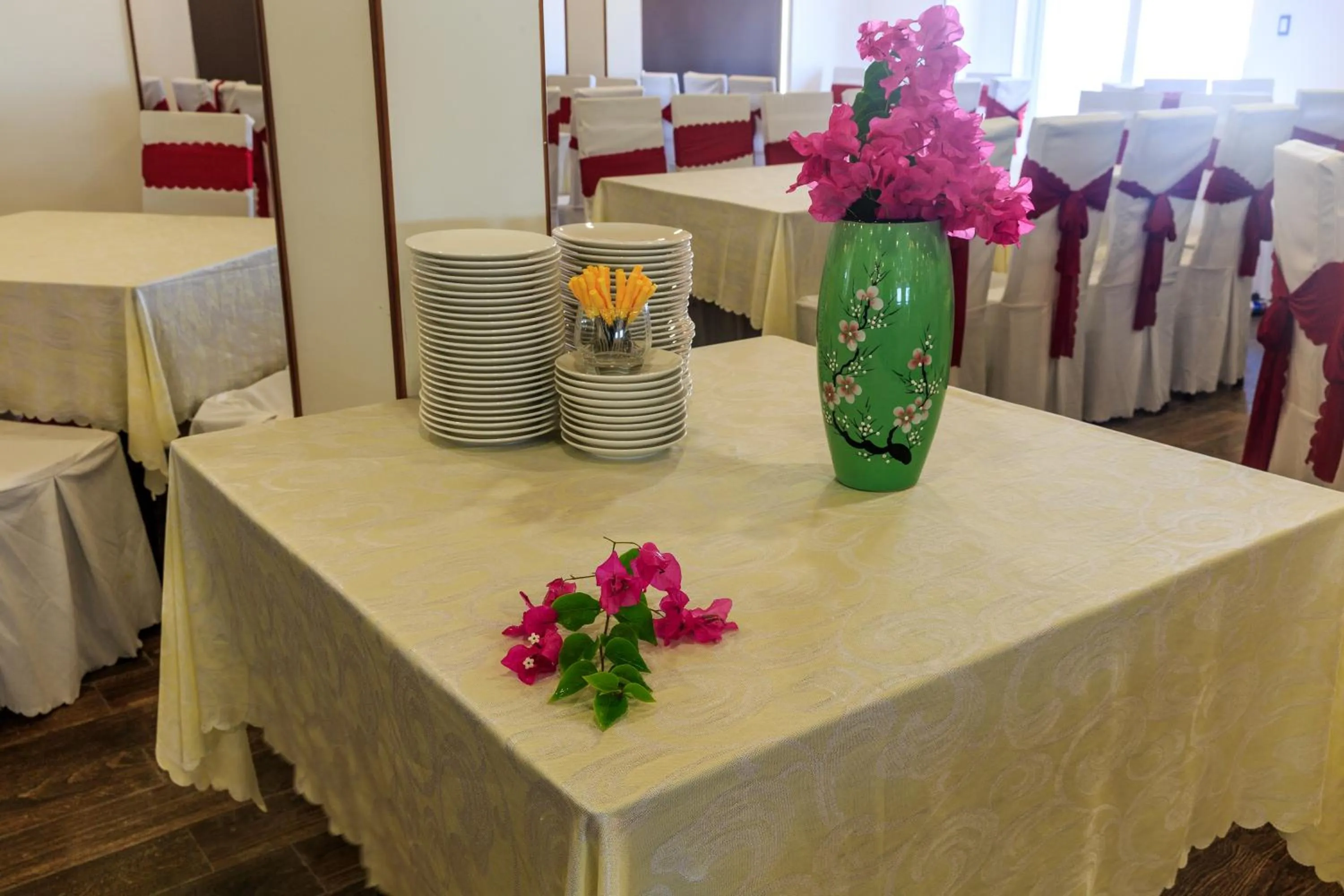 Breakfast in Oceanward Hotel & Resort