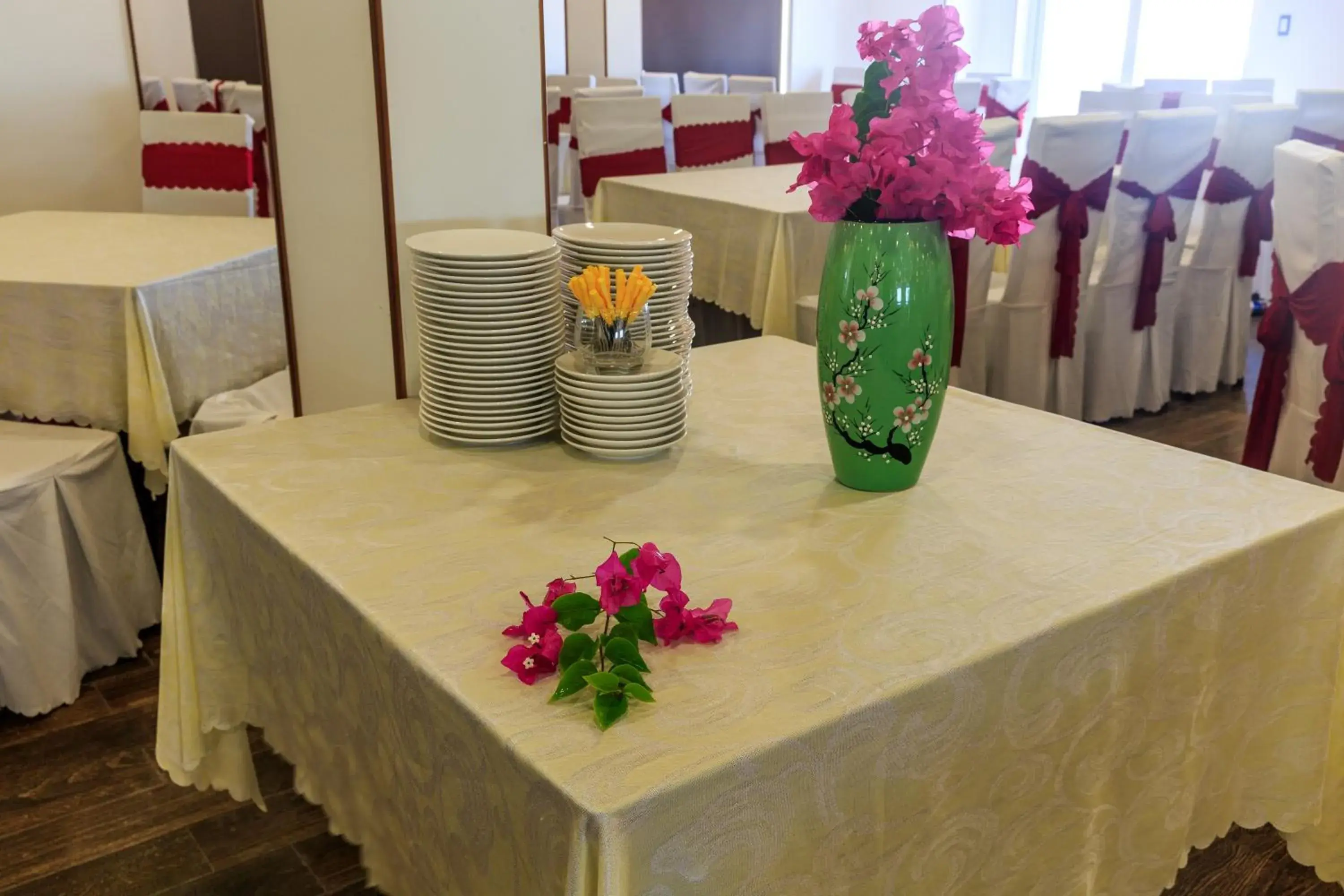 Breakfast in Oceanward Hotel & Resort Breakfast in Oceanward Hotel & Resort