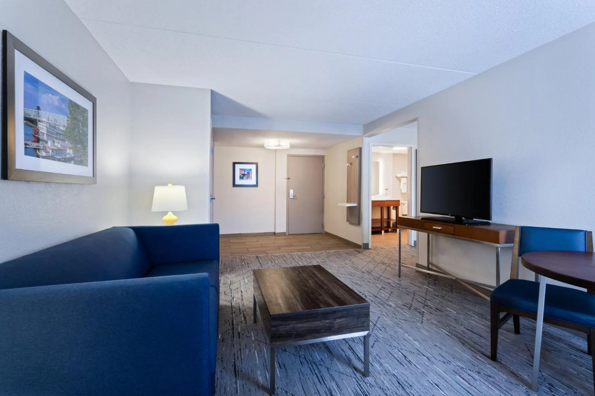 Photo of the whole room in Holiday Inn Express & Suites Cincinnati Riverfront by IHG