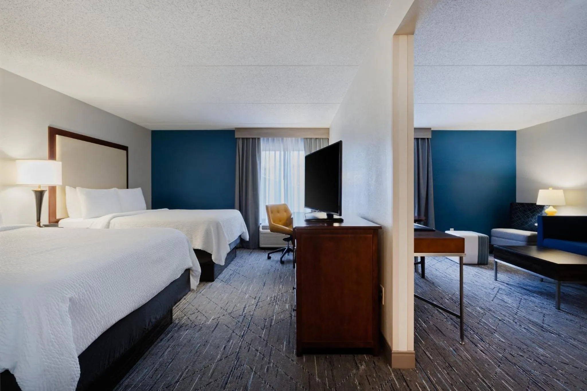 Bedroom, Bed in Holiday Inn Express & Suites Cincinnati Riverfront by IHG