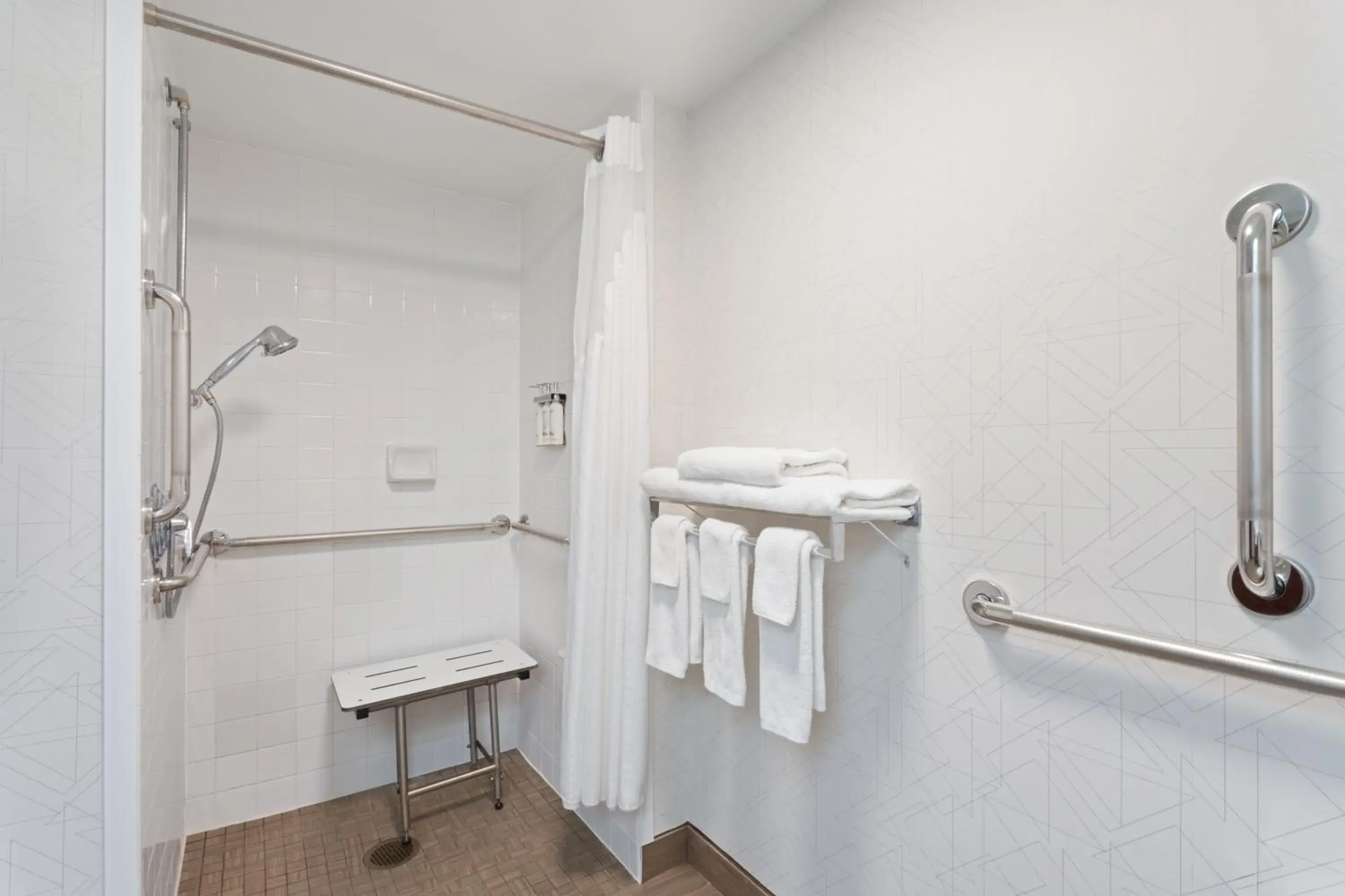 Holiday Inn Express & Suites Cincinnati Riverfront by IHG Holiday Inn Express & Suites Cincinnati Riverfront by IHG