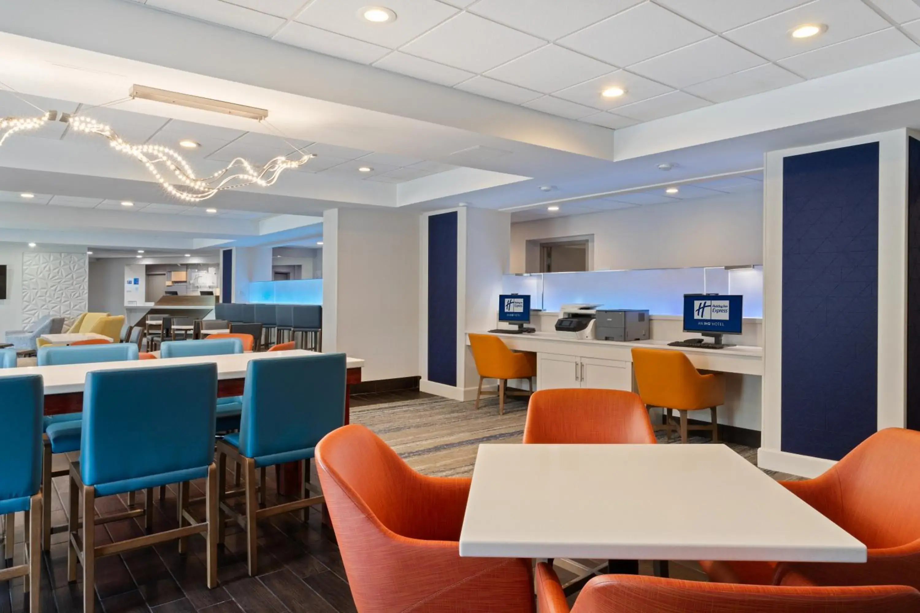 Lobby or reception in Holiday Inn Express & Suites Cincinnati Riverfront by IHG Lobby or reception in Holiday Inn Express & Suites Cincinnati Riverfront by IHG