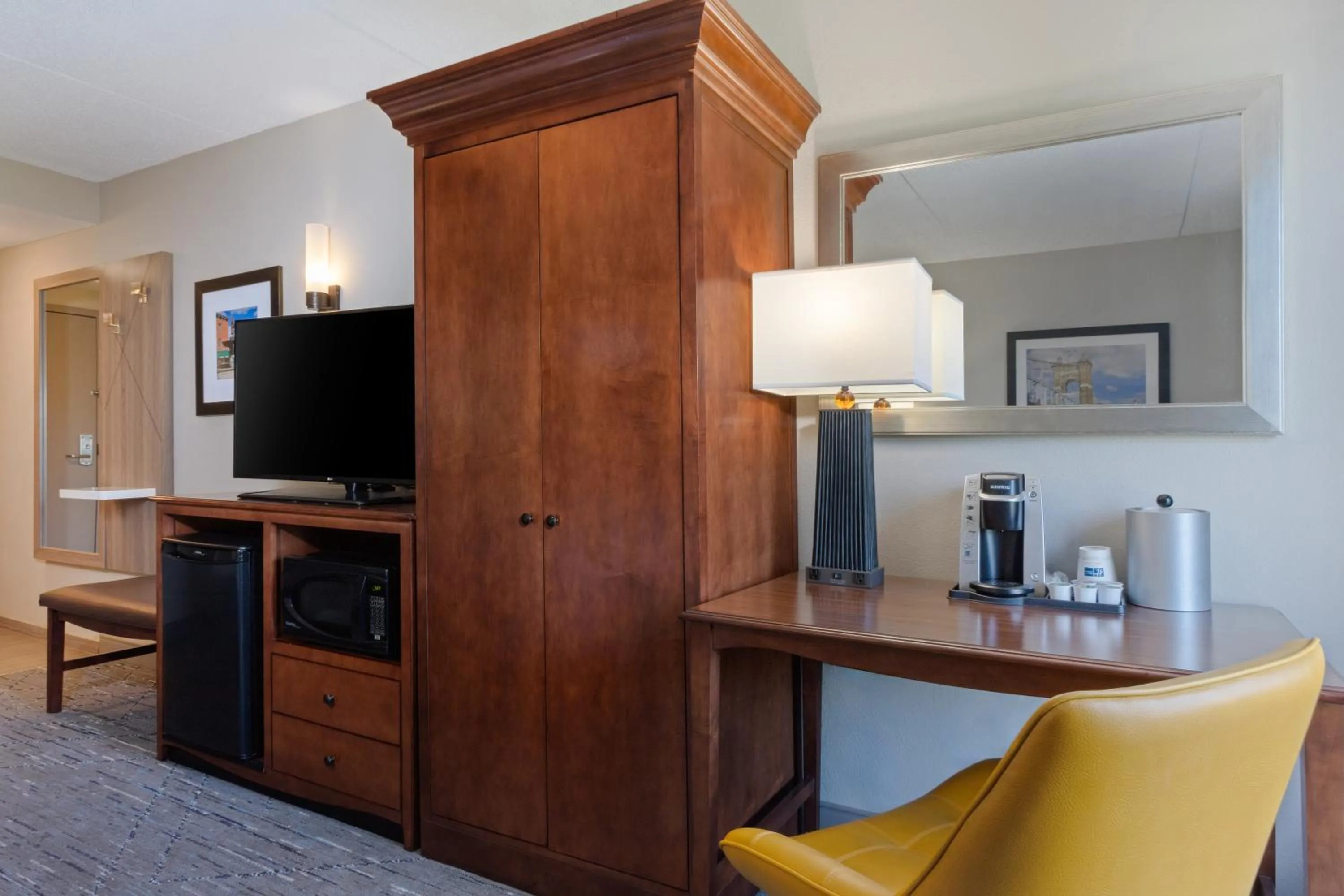 Bedroom in Holiday Inn Express & Suites Cincinnati Riverfront by IHG