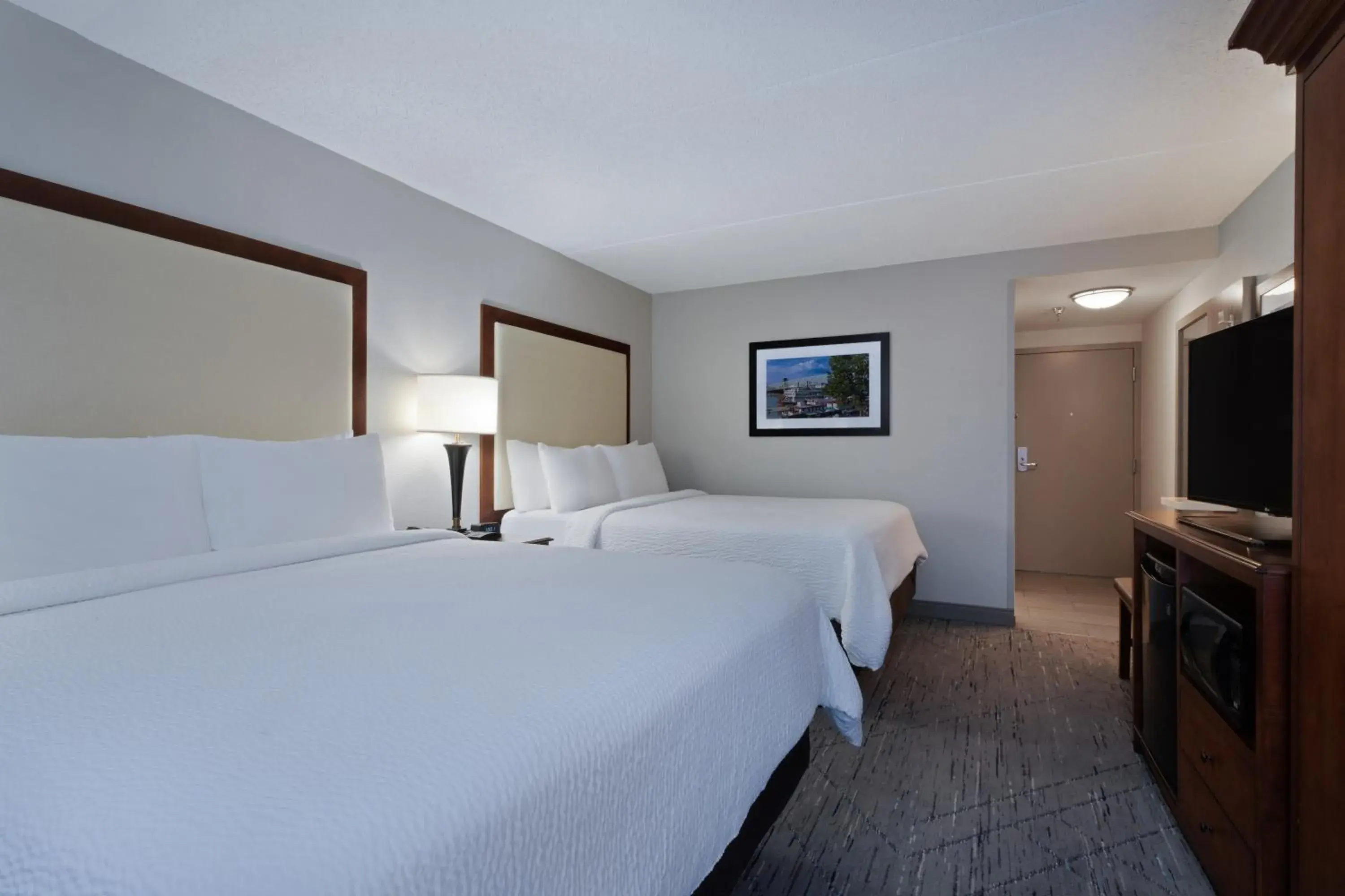 Bedroom, Bed in Holiday Inn Express & Suites Cincinnati Riverfront by IHG Bedroom, Bed in Holiday Inn Express & Suites Cincinnati Riverfront by IHG