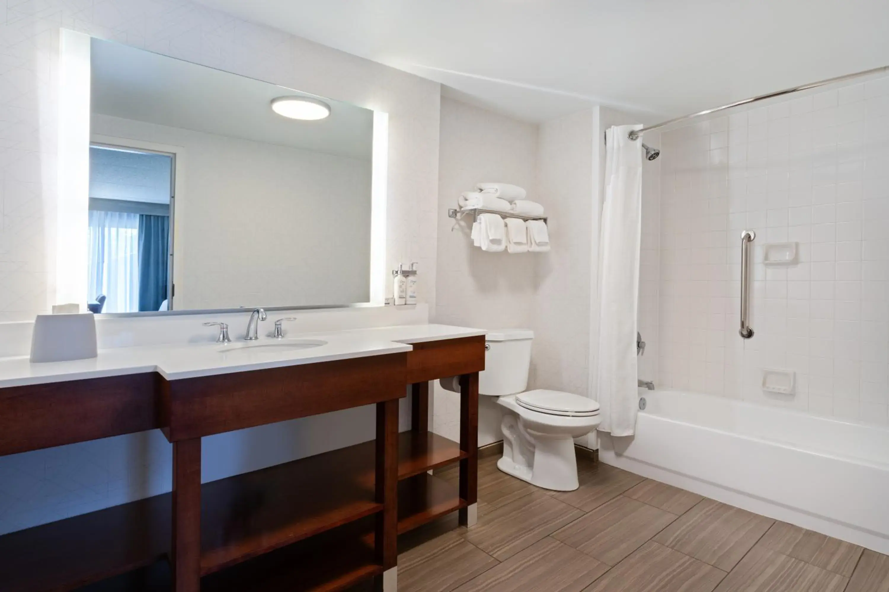 Holiday Inn Express & Suites Cincinnati Riverfront by IHG Holiday Inn Express & Suites Cincinnati Riverfront by IHG