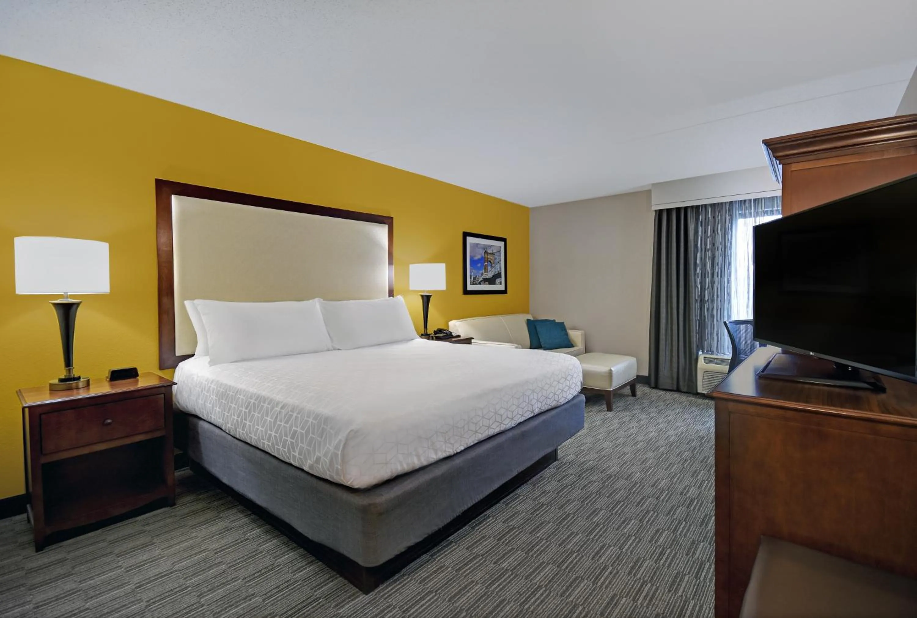 Photo of the whole room, Bed in Holiday Inn Express & Suites Cincinnati Riverfront by IHG