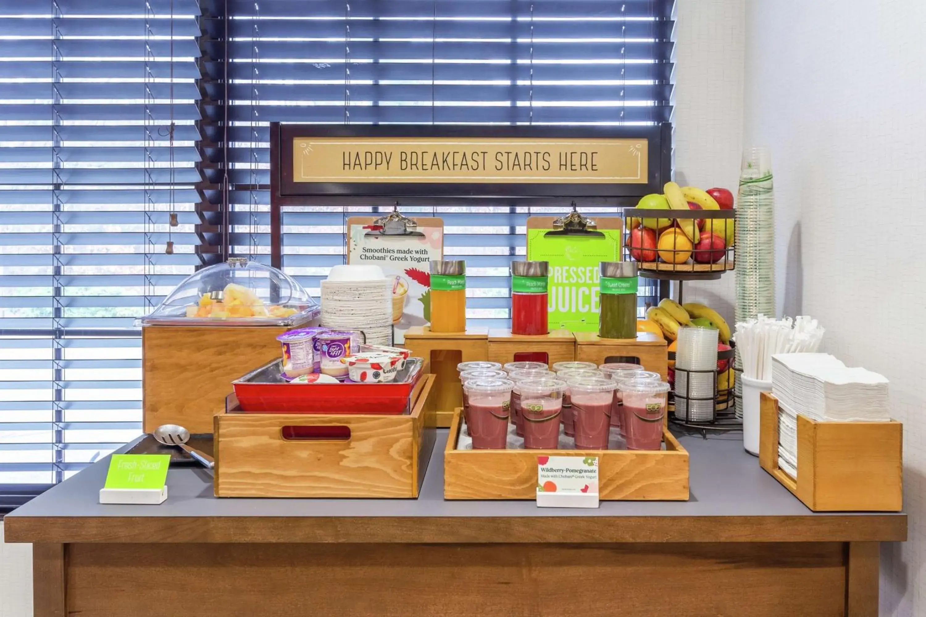 Breakfast in Hampton Inn Boston/Peabody Breakfast in Hampton Inn Boston/Peabody