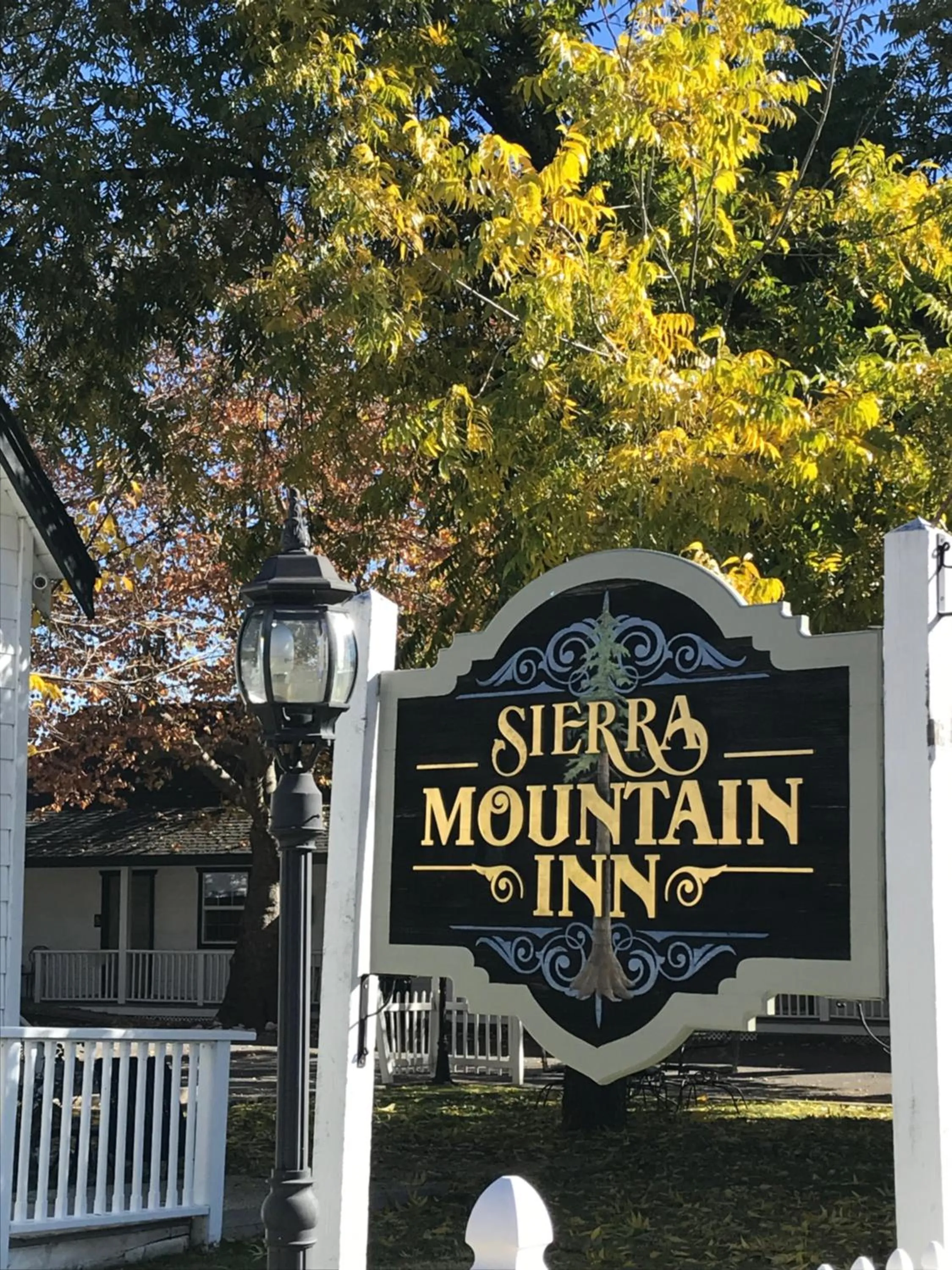 Property logo or sign in Sierra Mountain Inn