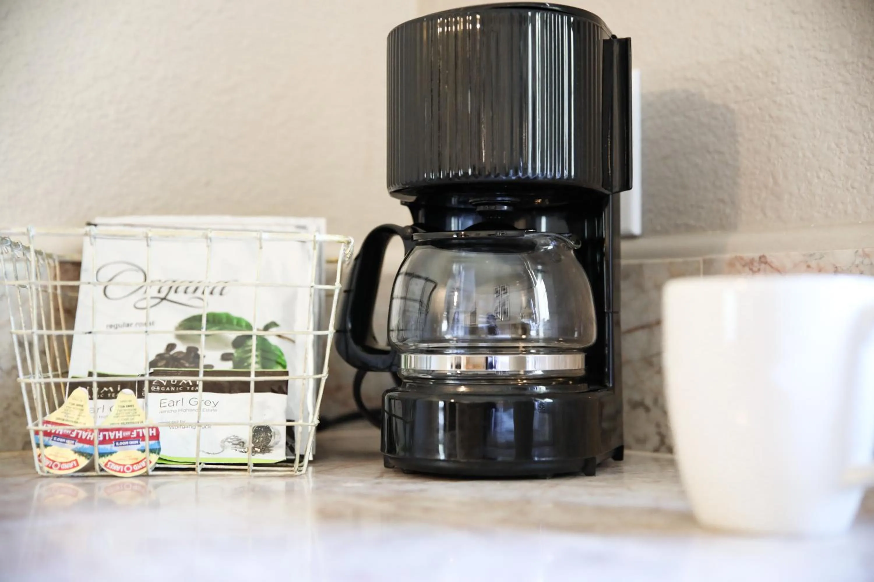 Coffee/tea facilities in Sierra Mountain Inn