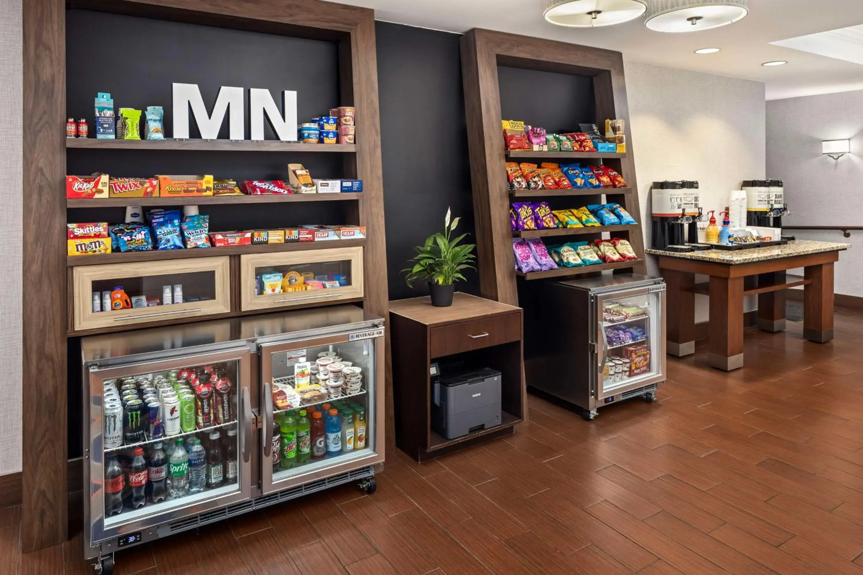 Restaurant/places to eat in Hampton Inn Minneapolis Northwest Maple Grove Restaurant/places to eat in Hampton Inn Minneapolis Northwest Maple Grove