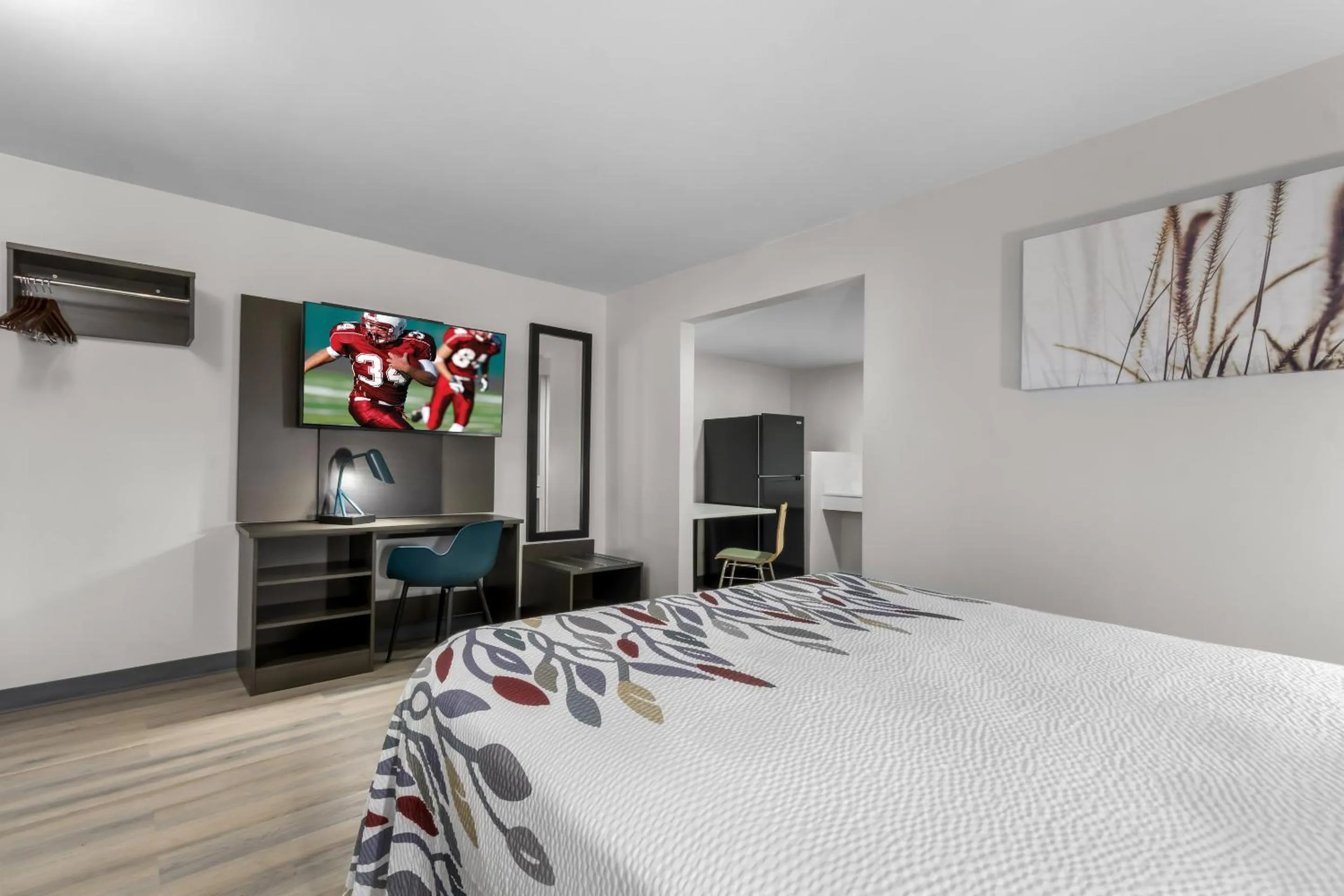 Photo of the whole room, Bed in Red Roof Inn Globe - Miami, AZ