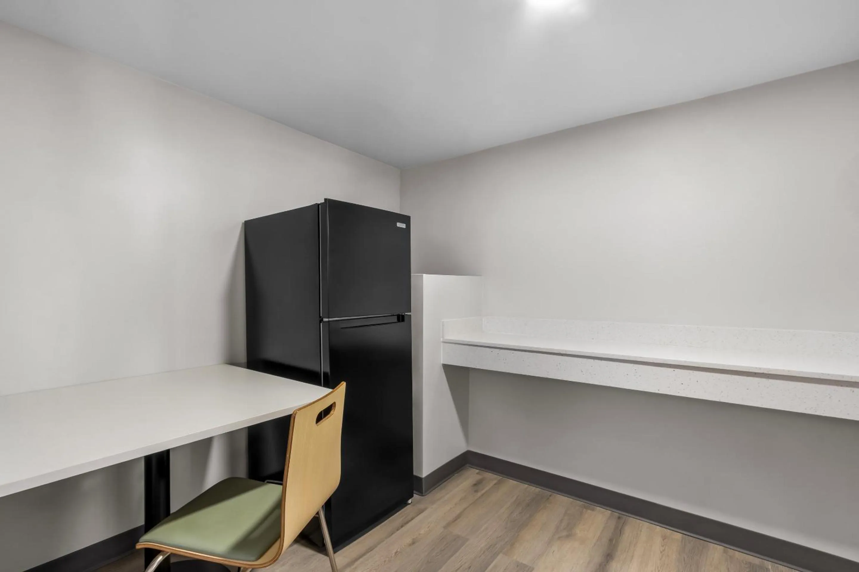 Photo of the whole room in Red Roof Inn Globe - Miami, AZ