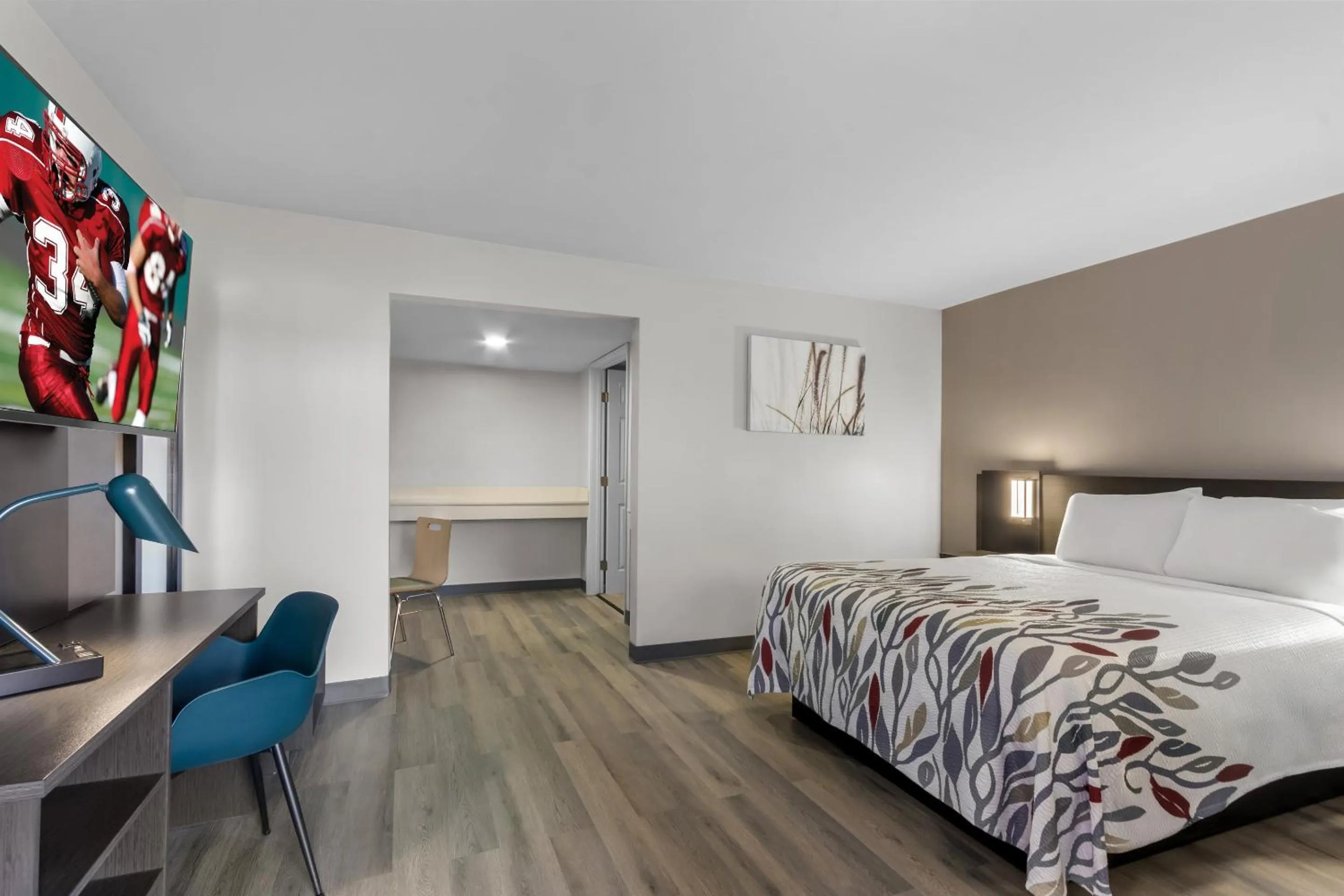 Photo of the whole room, Bed in Red Roof Inn Globe - Miami, AZ