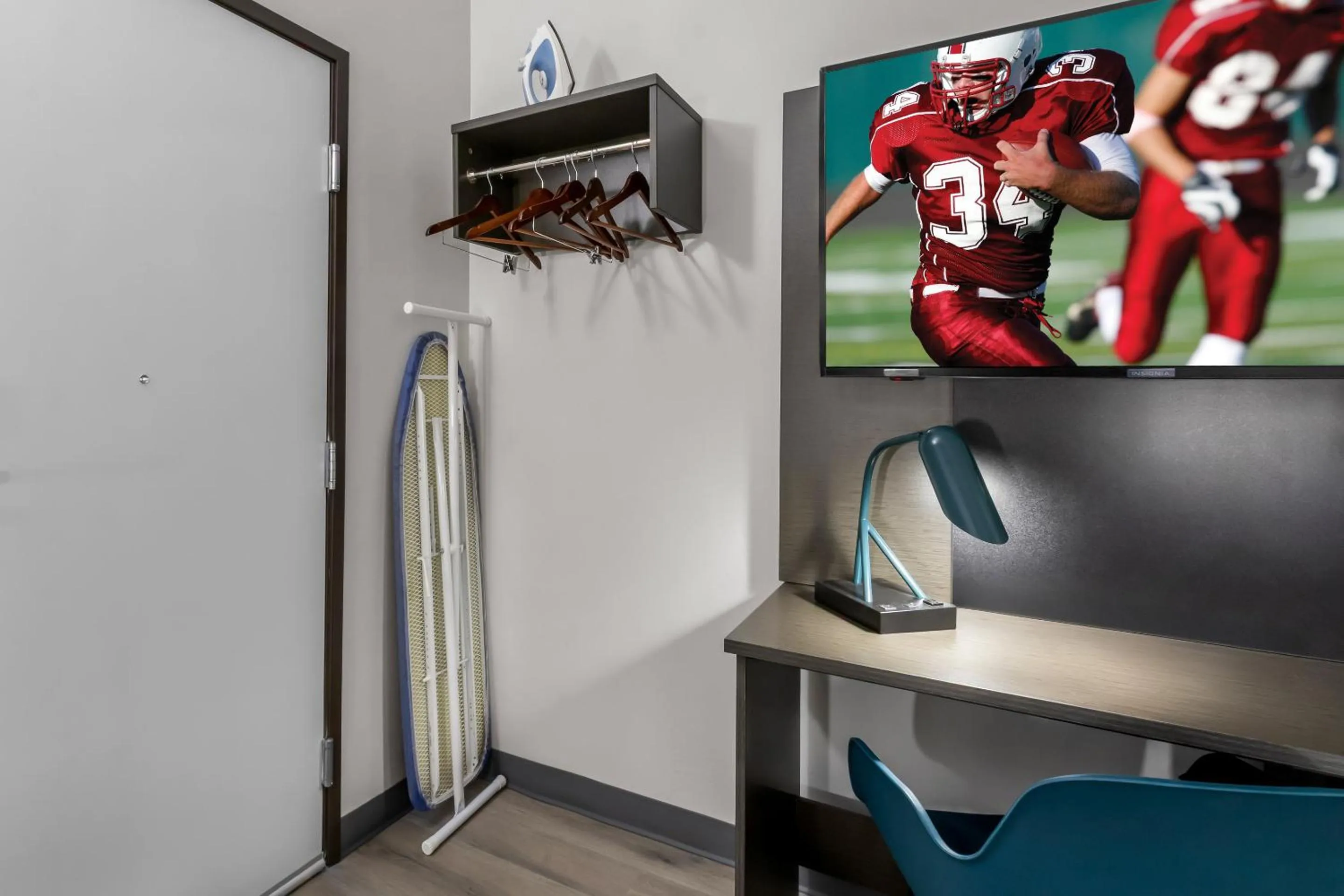 Photo of the whole room in Red Roof Inn Globe - Miami, AZ