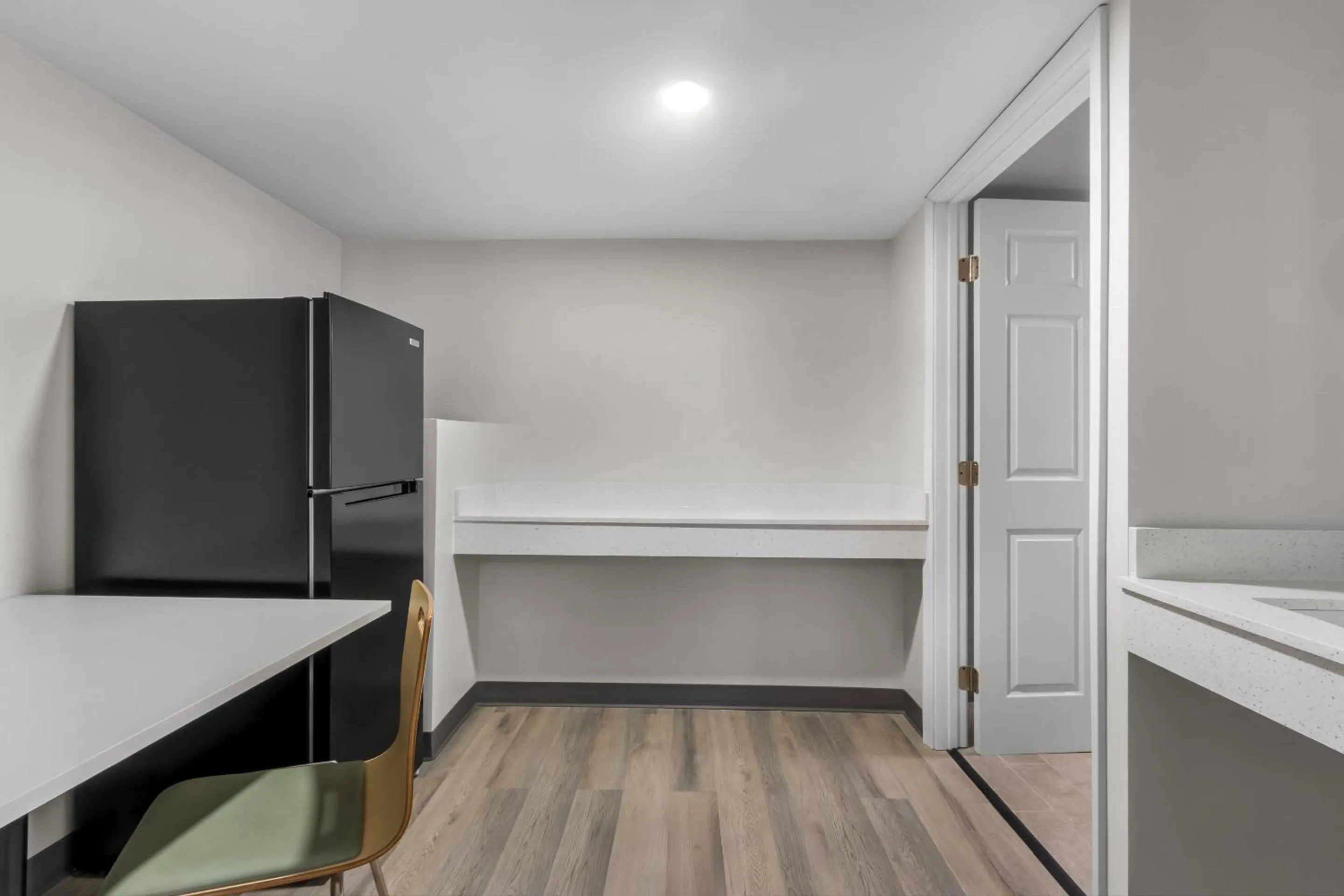 Photo of the whole room in Red Roof Inn Globe - Miami, AZ