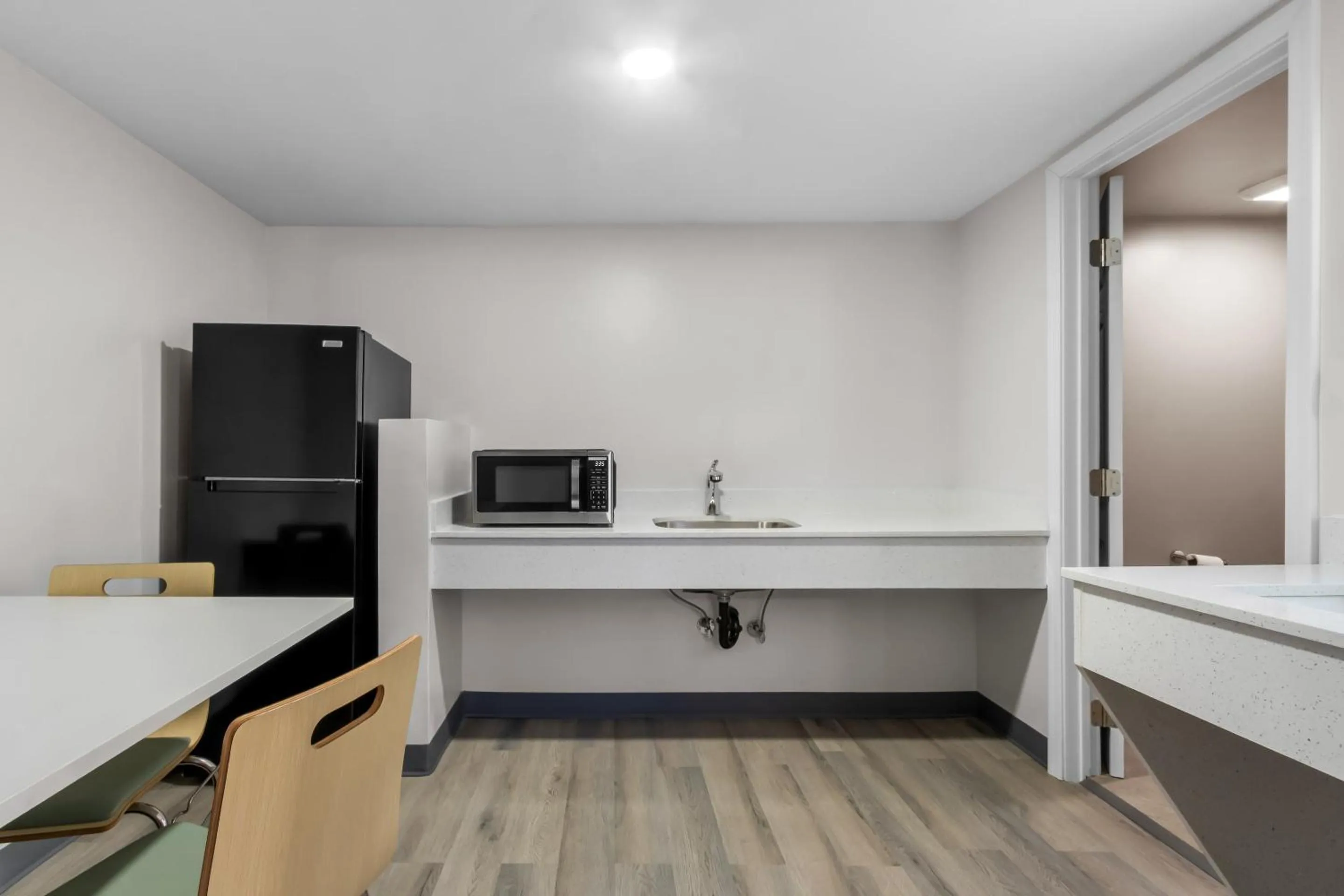 Photo of the whole room in Red Roof Inn Globe - Miami, AZ