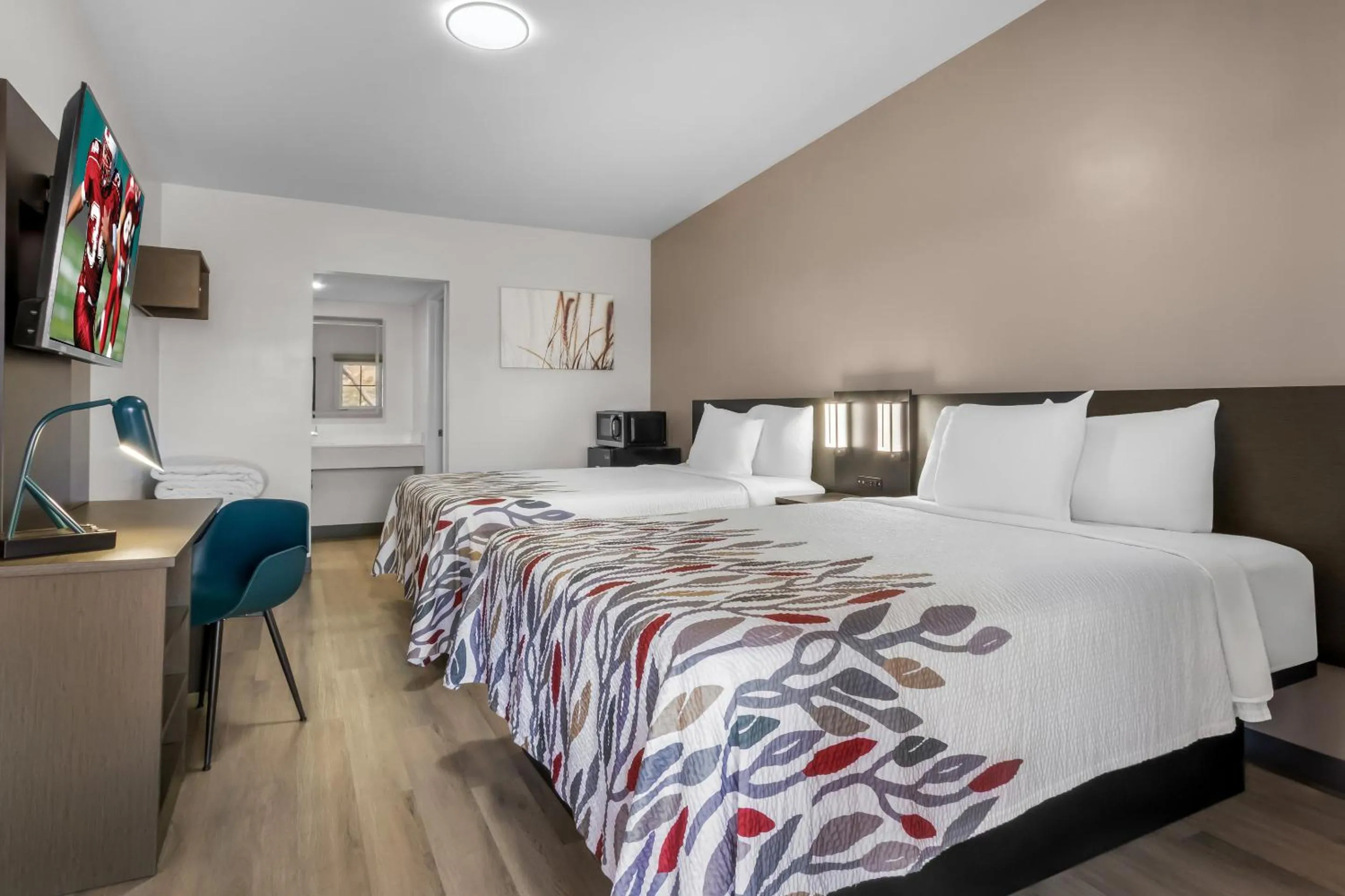 Photo of the whole room, Bed in Red Roof Inn Globe - Miami, AZ