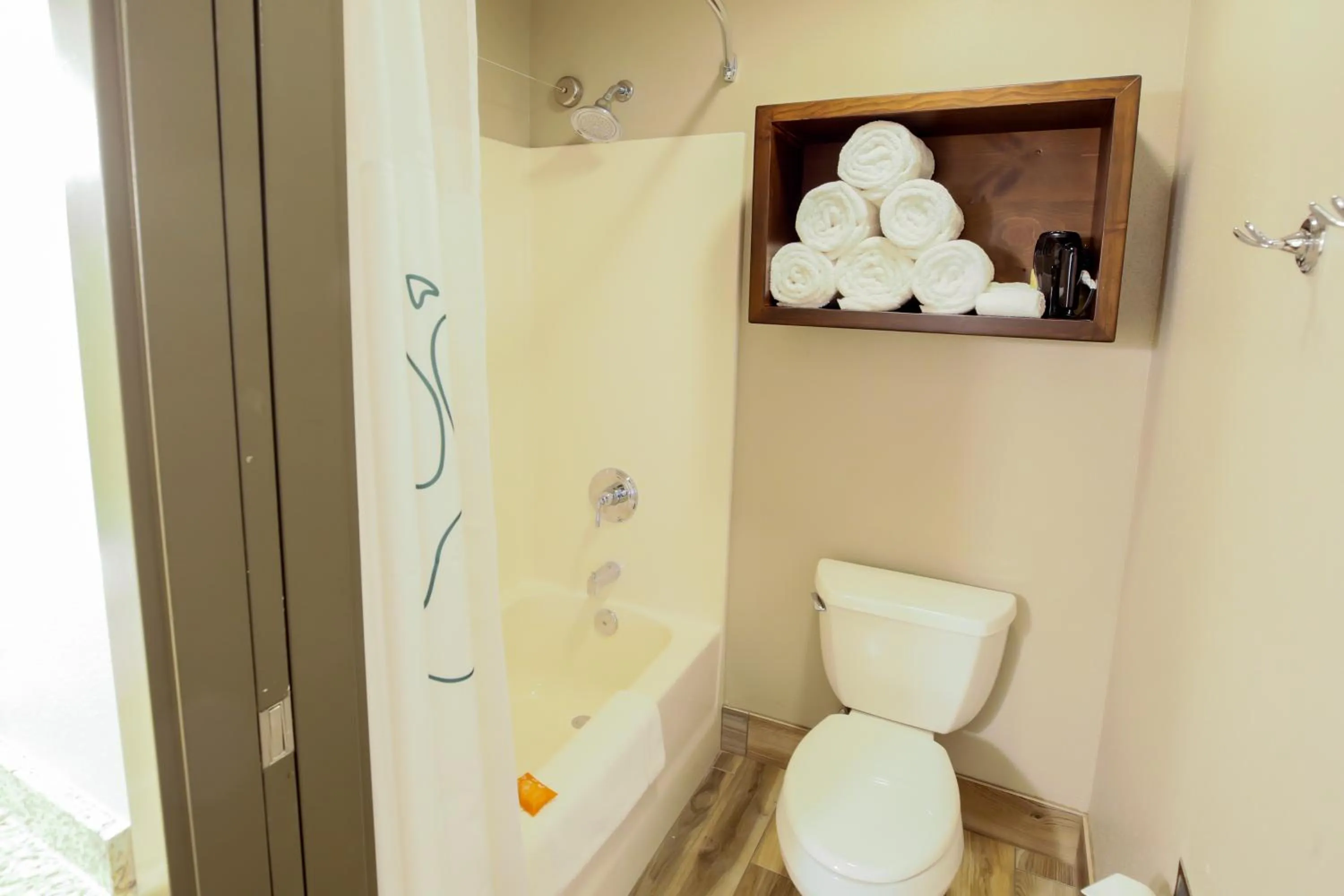 Shower in Great Wolf Lodge Chicago/Gurnee