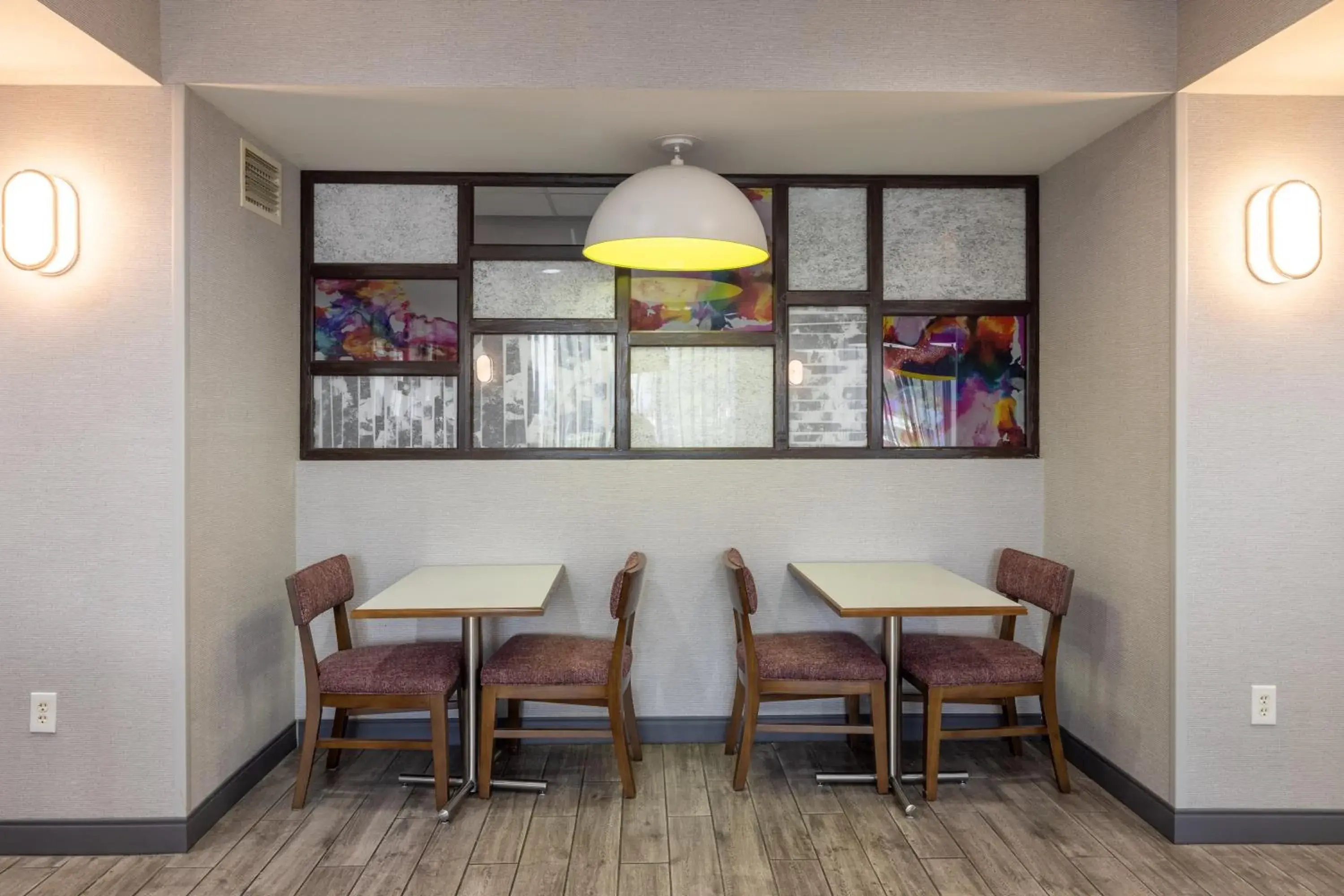Dining area in Hampton Inn Dade City - Zephyr Hills Dining area in Hampton Inn Dade City - Zephyr Hills