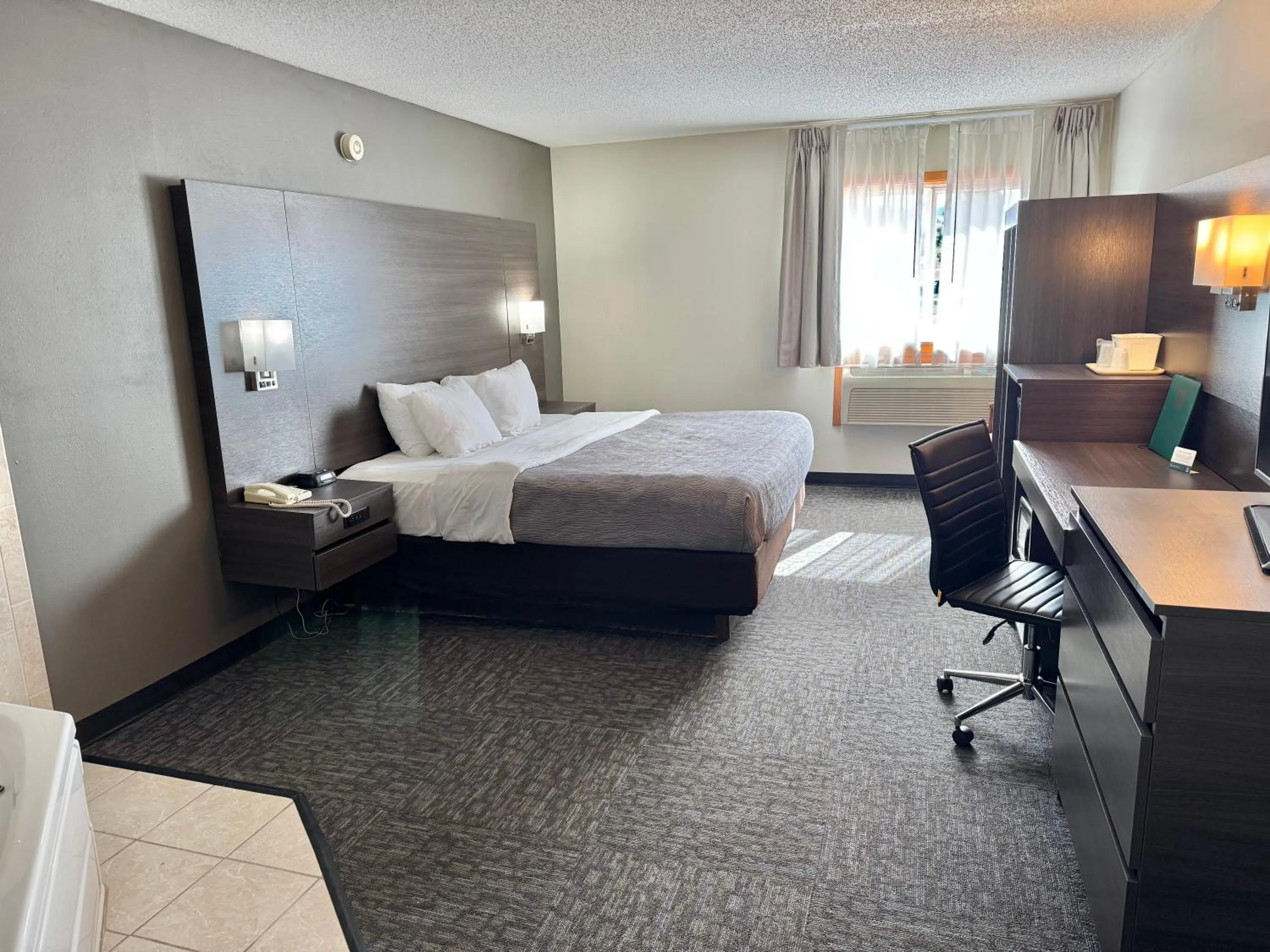 Bed in Quality Inn Spearfish I-90