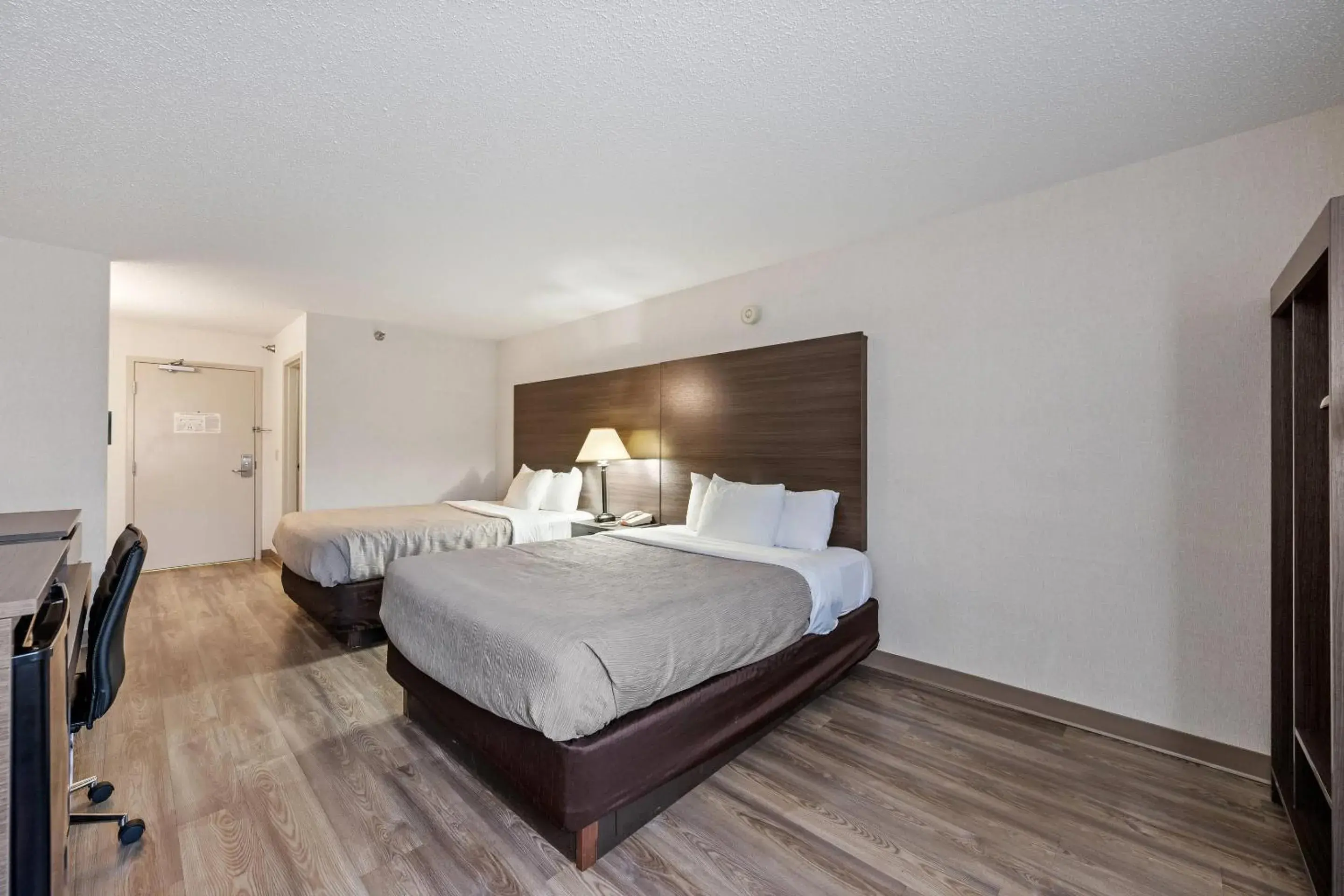 Bedroom, Bed in Quality Inn Spearfish I-90 Bedroom, Bed in Quality Inn Spearfish I-90