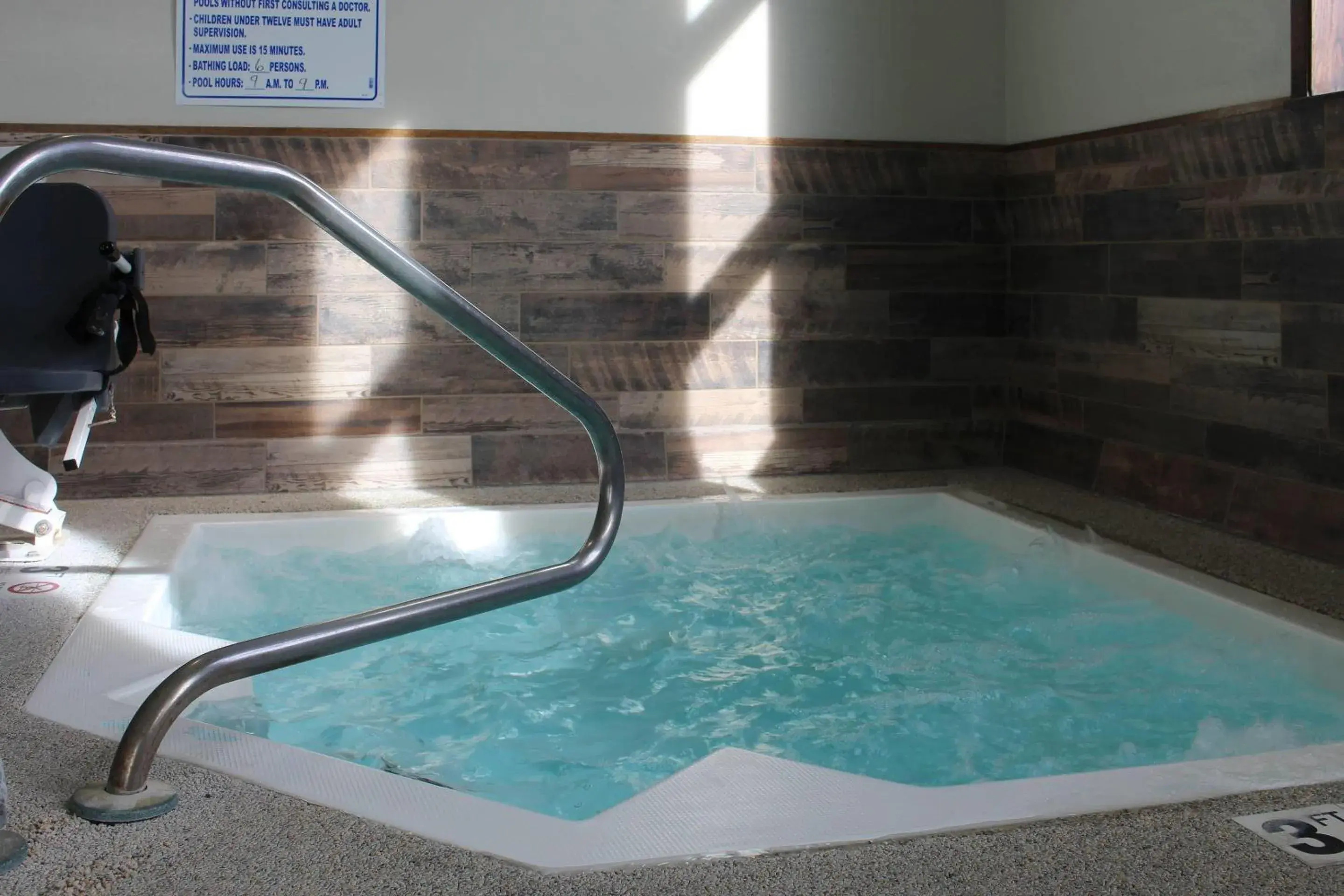 Swimming pool in Quality Inn Spearfish I-90 Swimming pool in Quality Inn Spearfish I-90