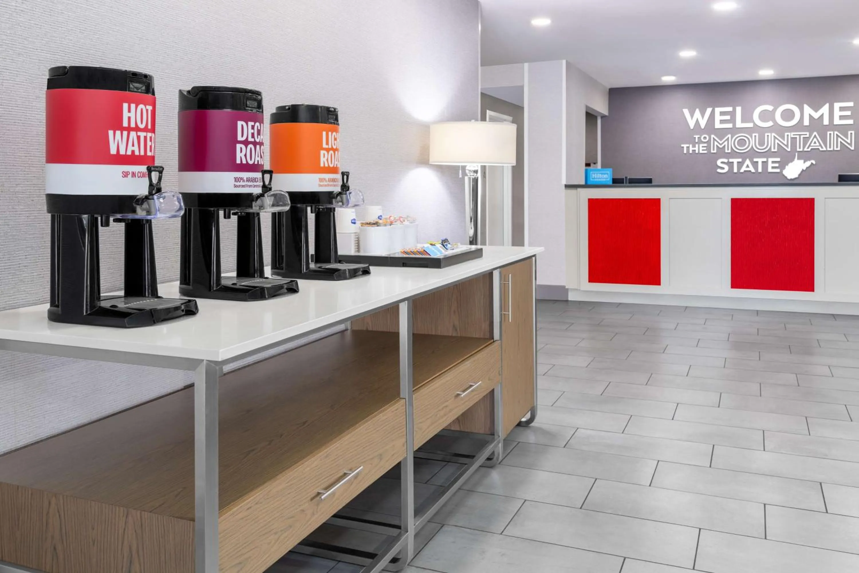 Lobby or reception in Hampton Inn Martinsburg