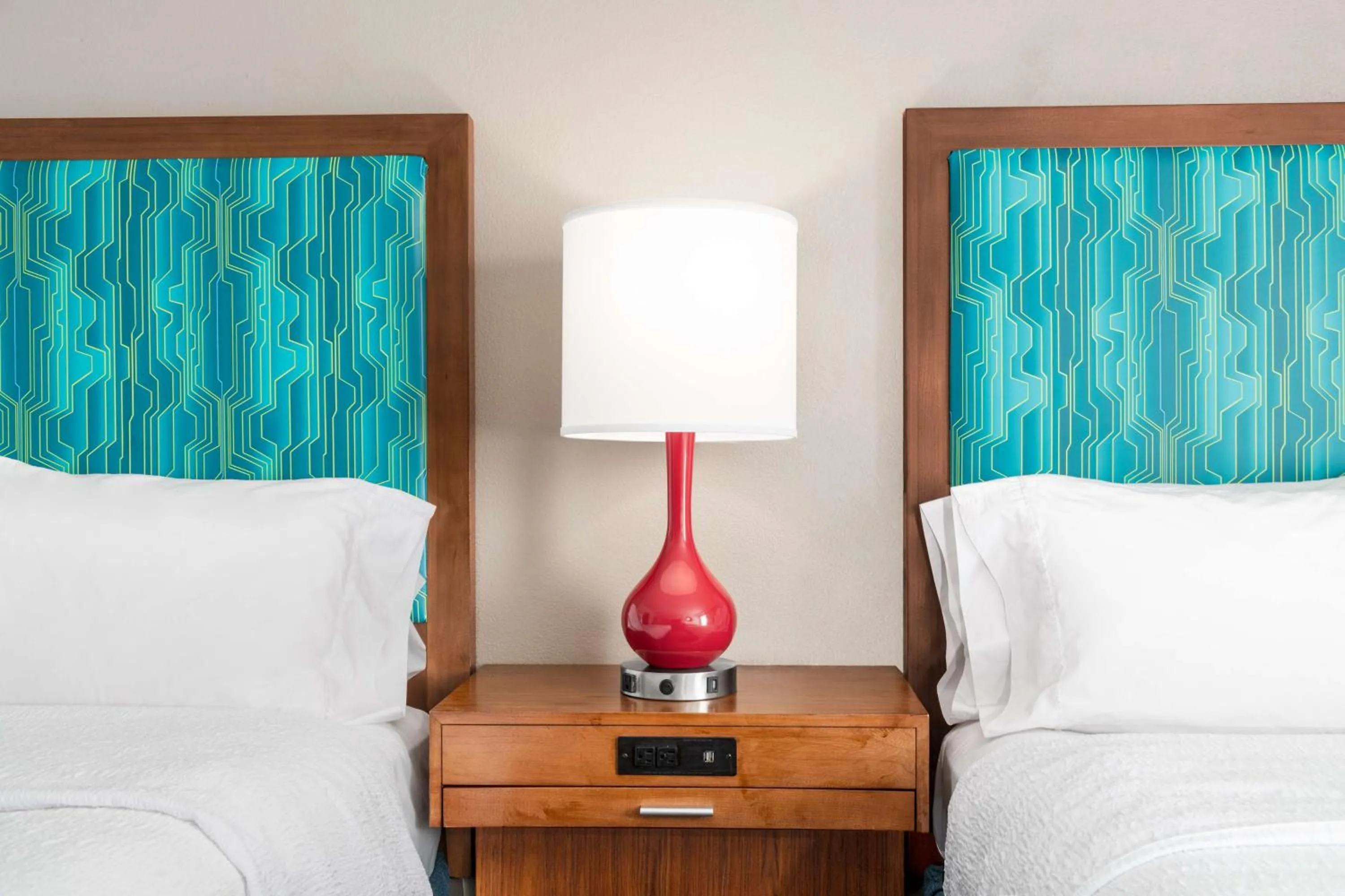 Bed in Hampton Inn Martinsburg