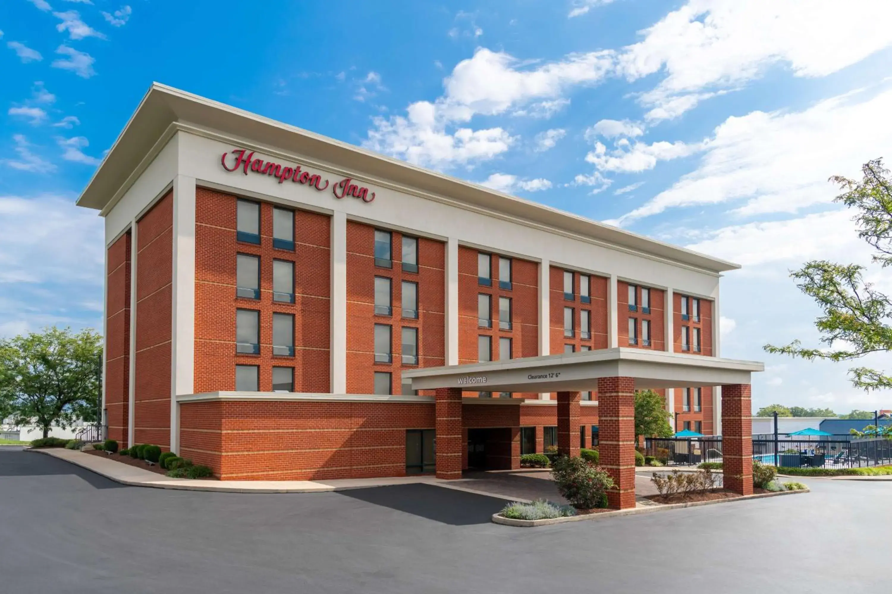 Property building in Hampton Inn Martinsburg Property building in Hampton Inn Martinsburg
