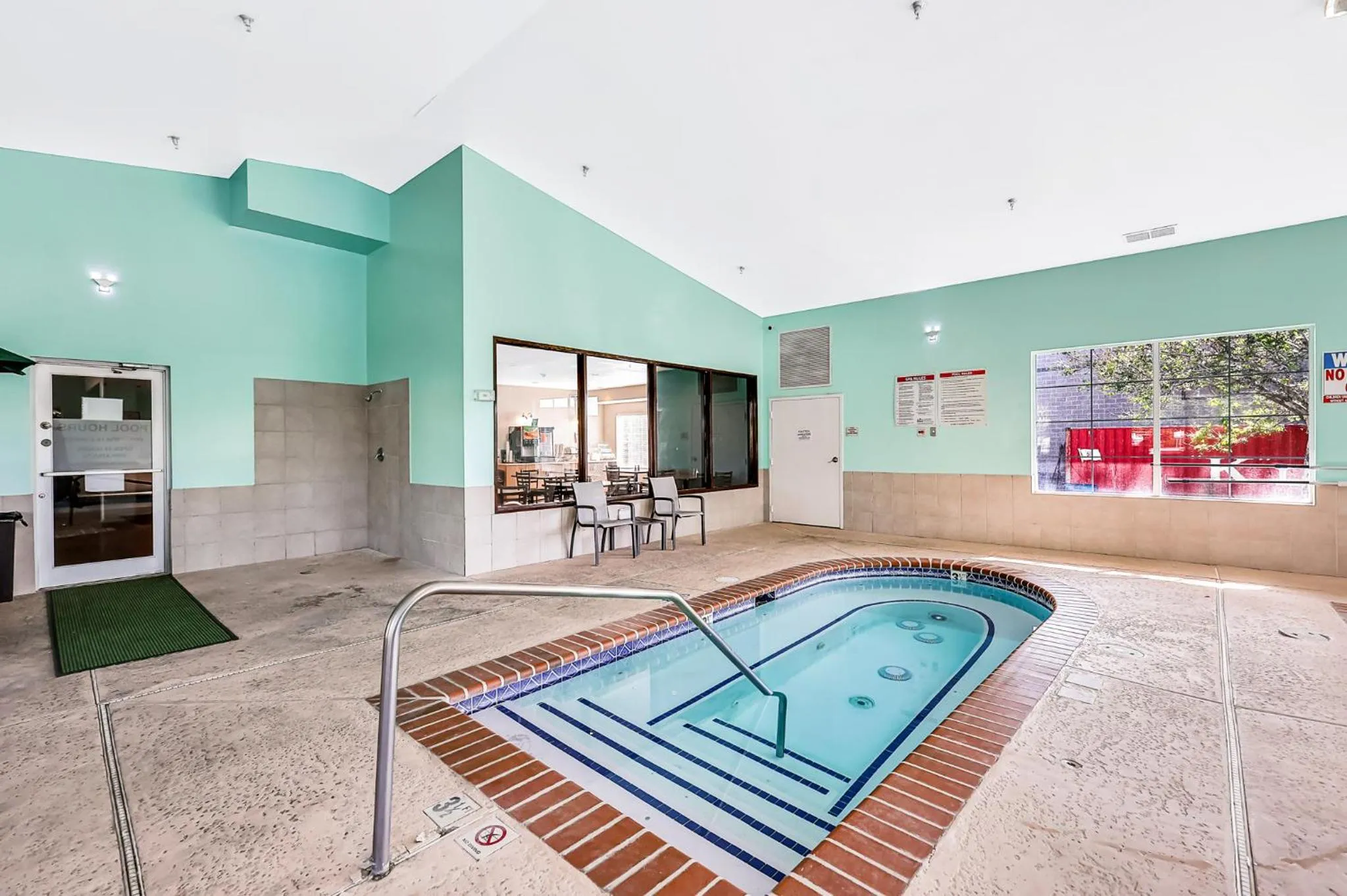 Hot Tub in Quality Inn & Suites of Liberty Lake