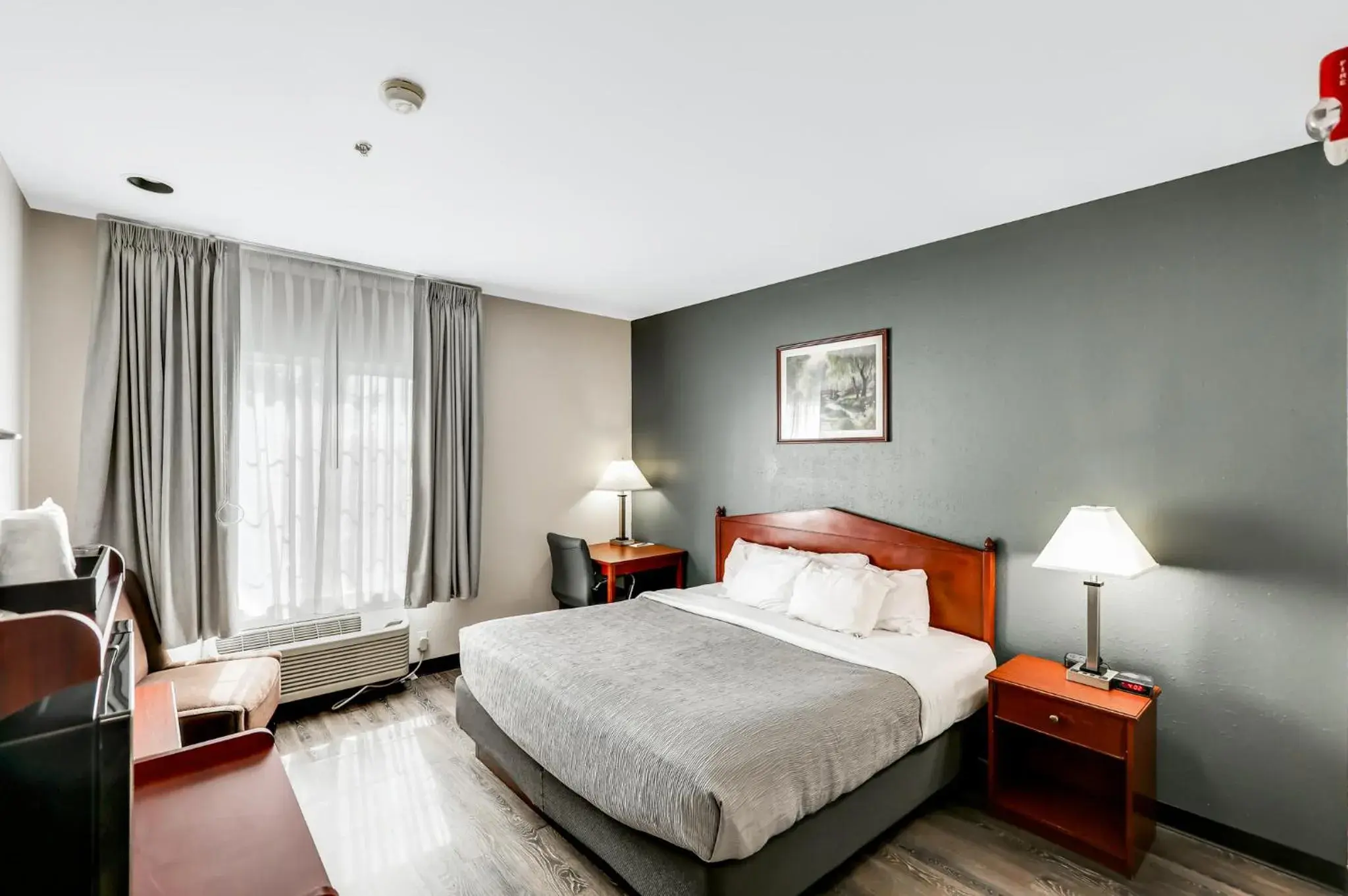 King Room - Accessible/Non-Smoking in Quality Inn & Suites of Liberty Lake King Room - Accessible/Non-Smoking in Quality Inn & Suites of Liberty Lake