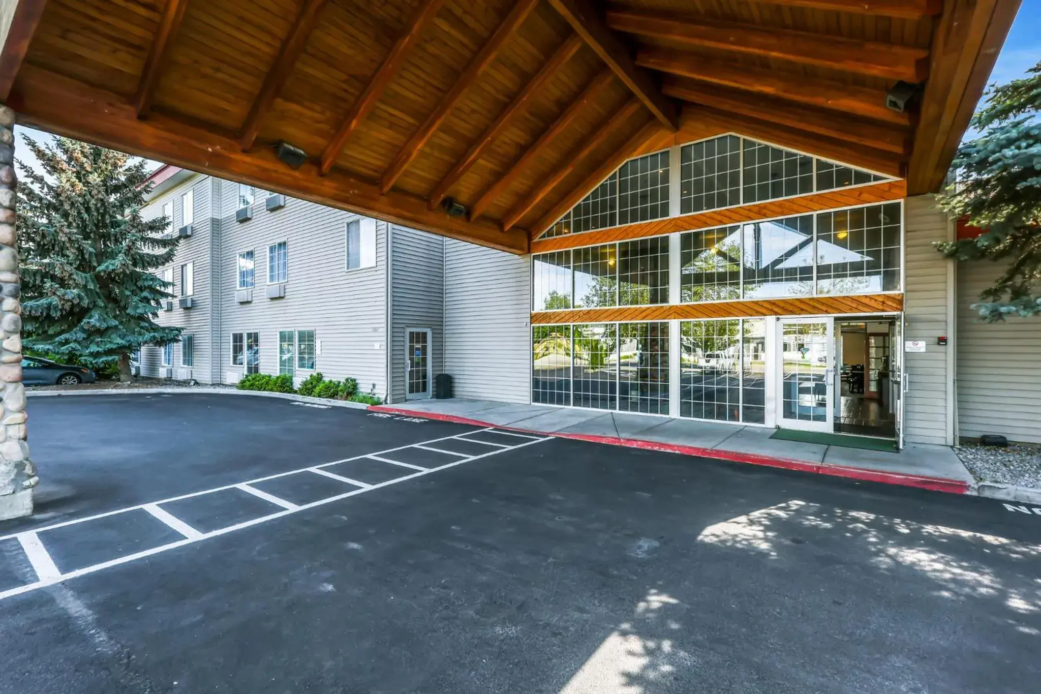 Property building in Quality Inn & Suites of Liberty Lake Property building in Quality Inn & Suites of Liberty Lake